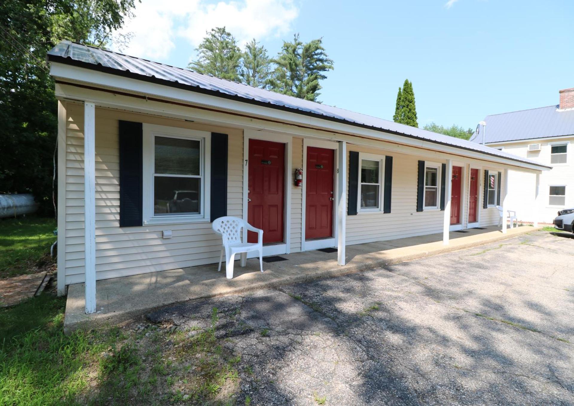 The Villager Motel photo 30