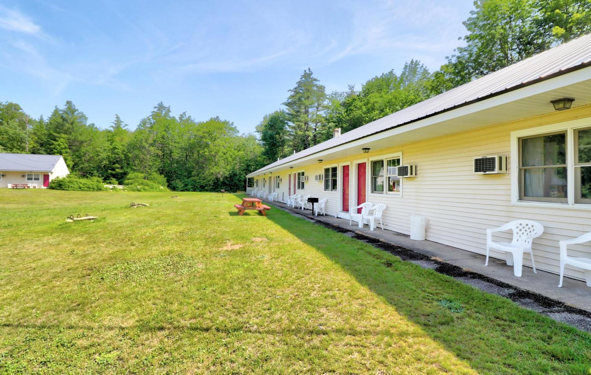 The Villager Motel photo 29