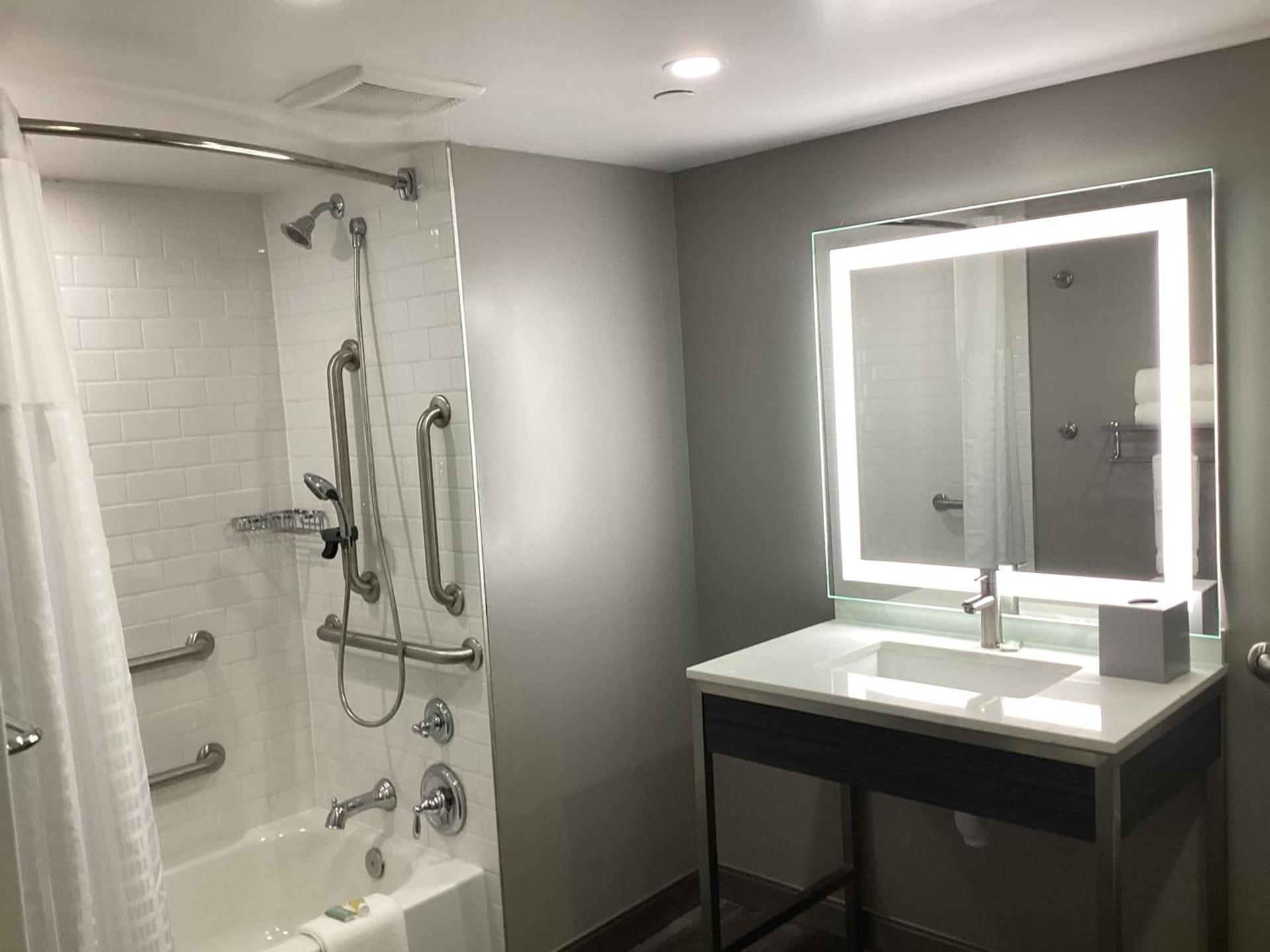 Super 8 by Wyndham Baltimore Northwest photo 28