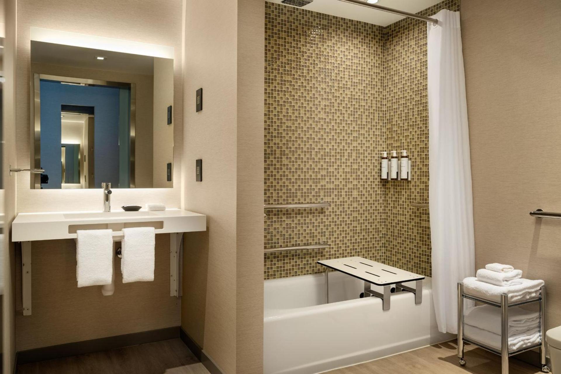 AC Hotel by Marriott Oakland Downtown photo 3