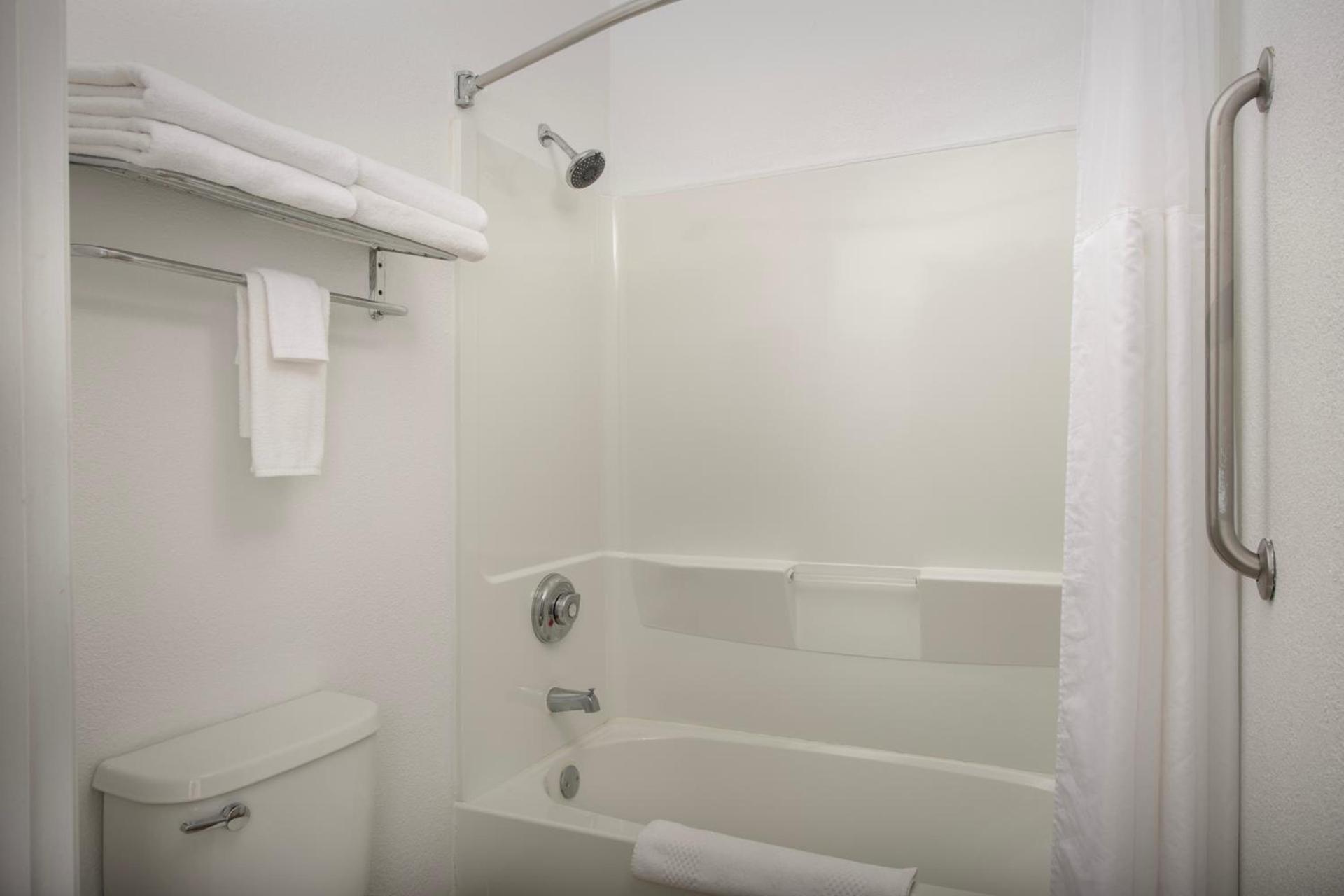 Quality Inn & Suites Gallup I-40 Exit 20 photo 55