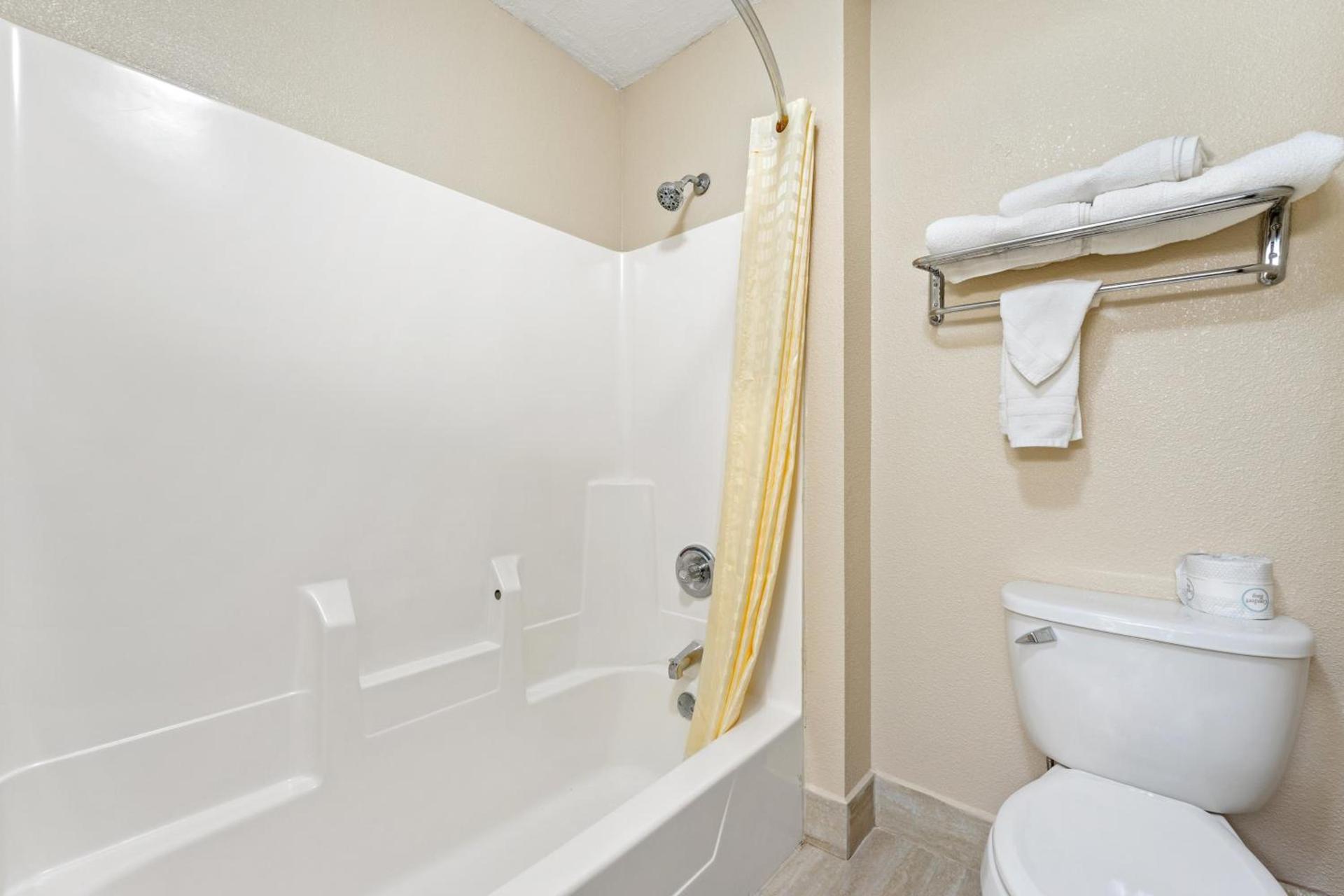 Geneva Motel photo 42