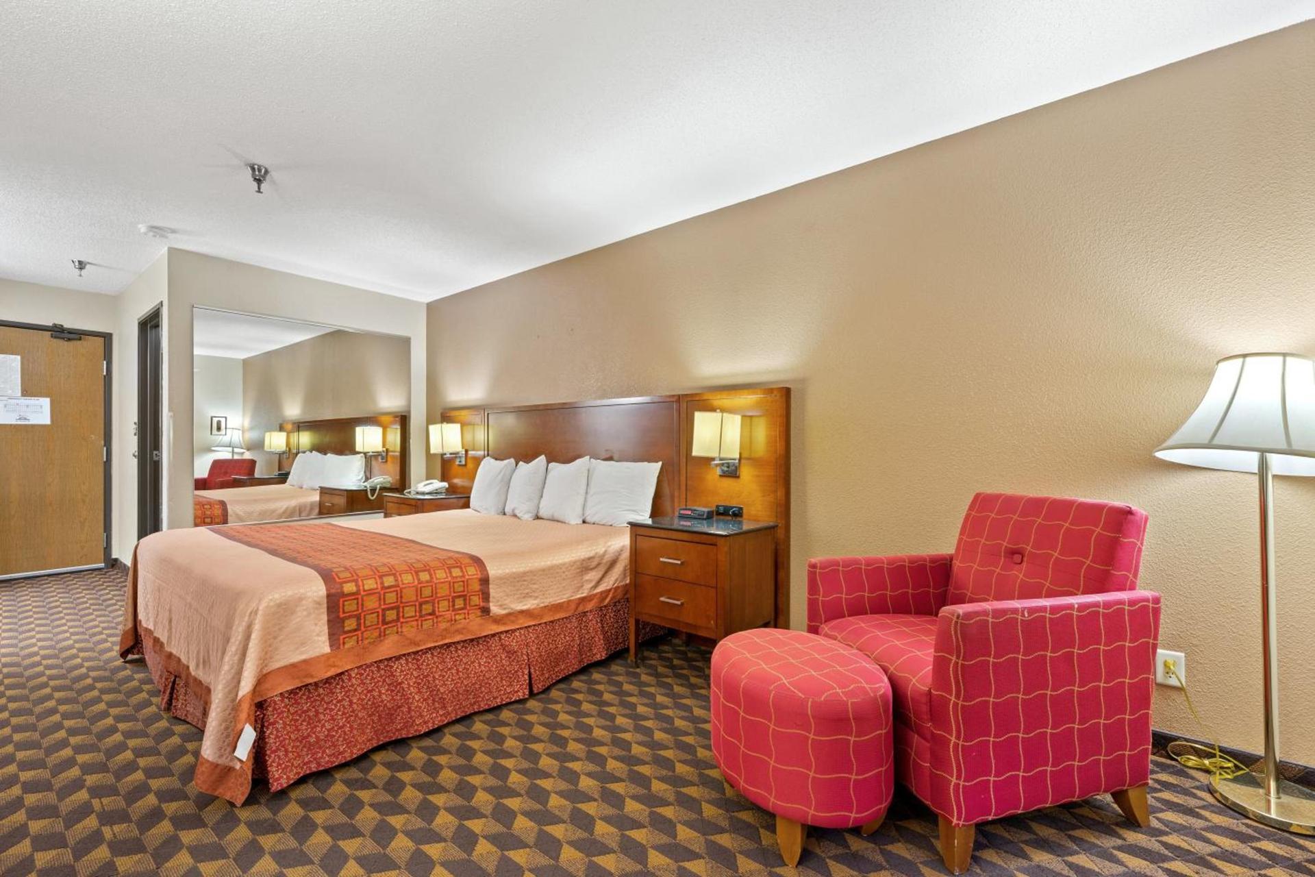 Geneva Motel photo 9