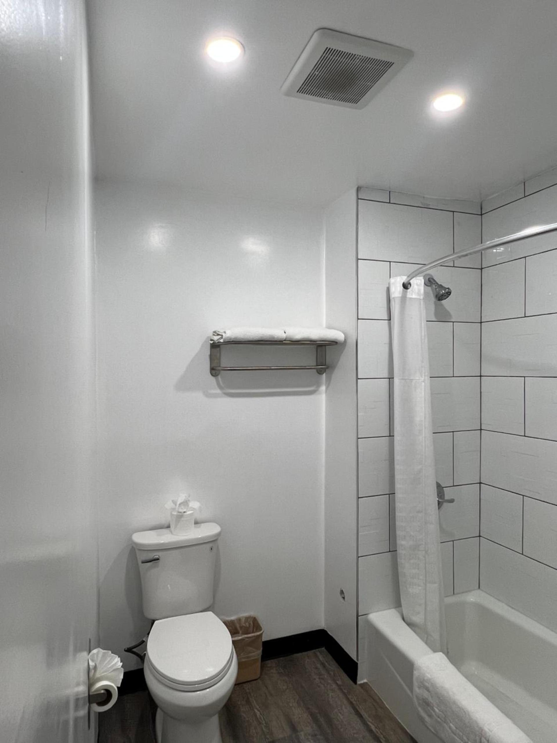 Sunshine Motel photo 12