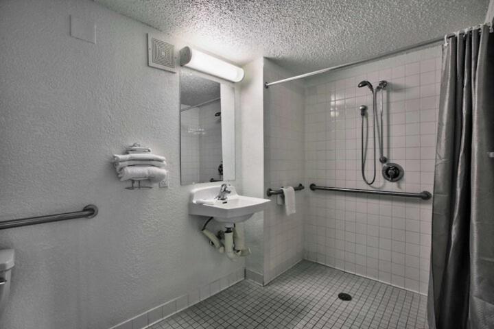 Loyalty Inn Tallahassee photo 8