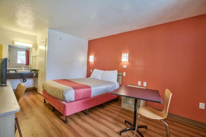 Loyalty Inn Tallahassee photo 11