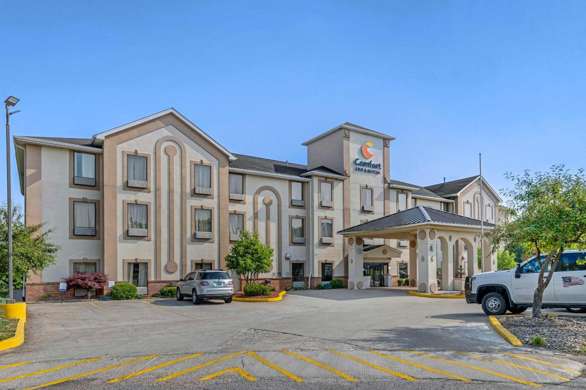 Comfort Inn & Suites La Grange - Louisville Area — hotel in La Grange