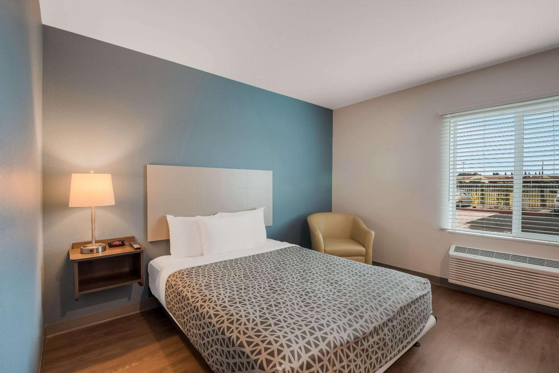 WoodSpring Suites Bellflower - Los Angeles photo 27