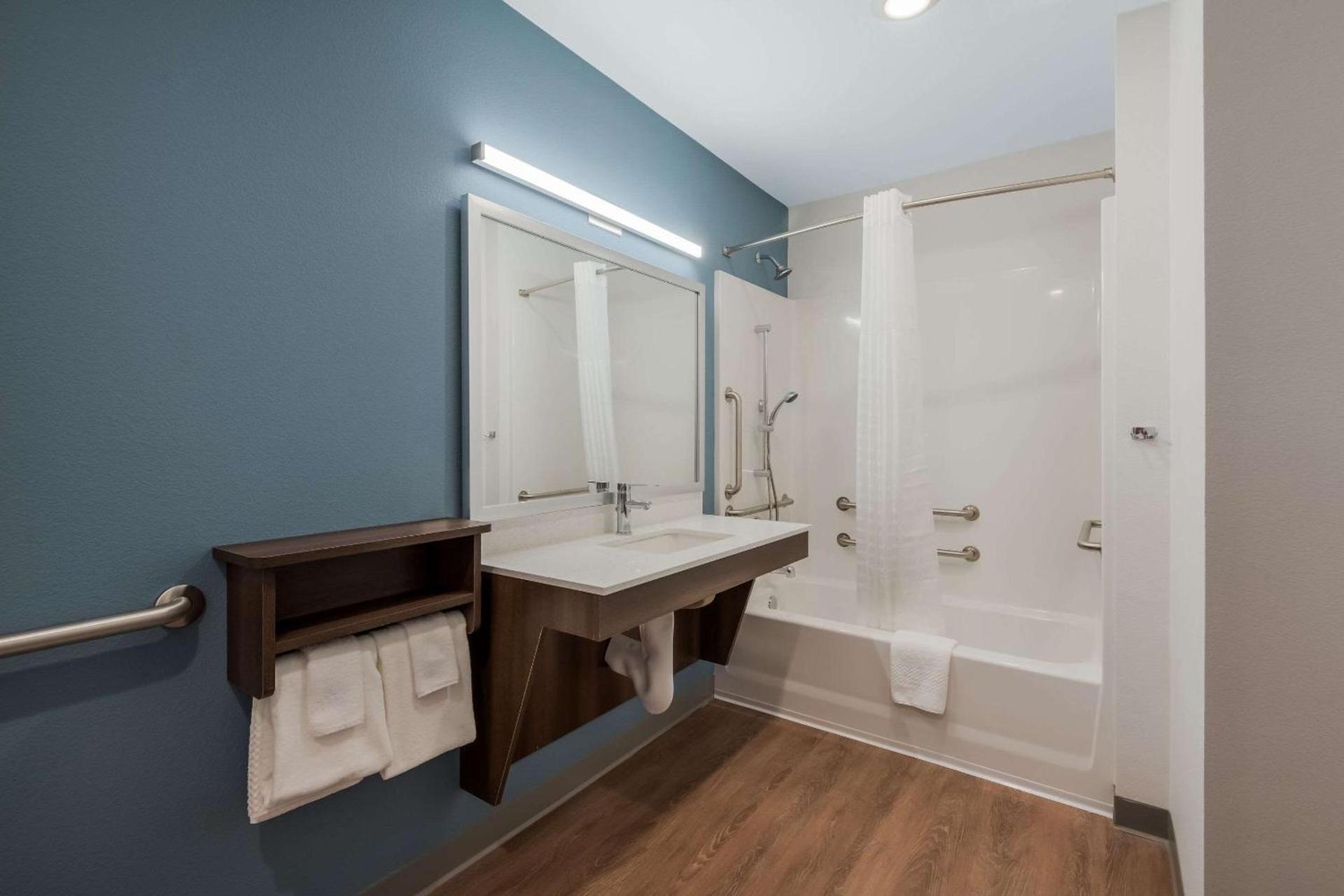WoodSpring Suites Bellflower - Los Angeles photo 8