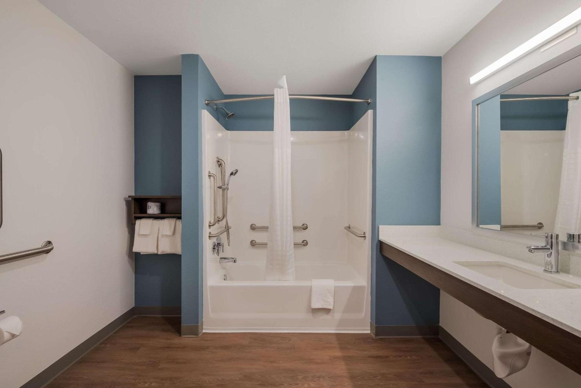 WoodSpring Suites Bellflower - Los Angeles photo 29