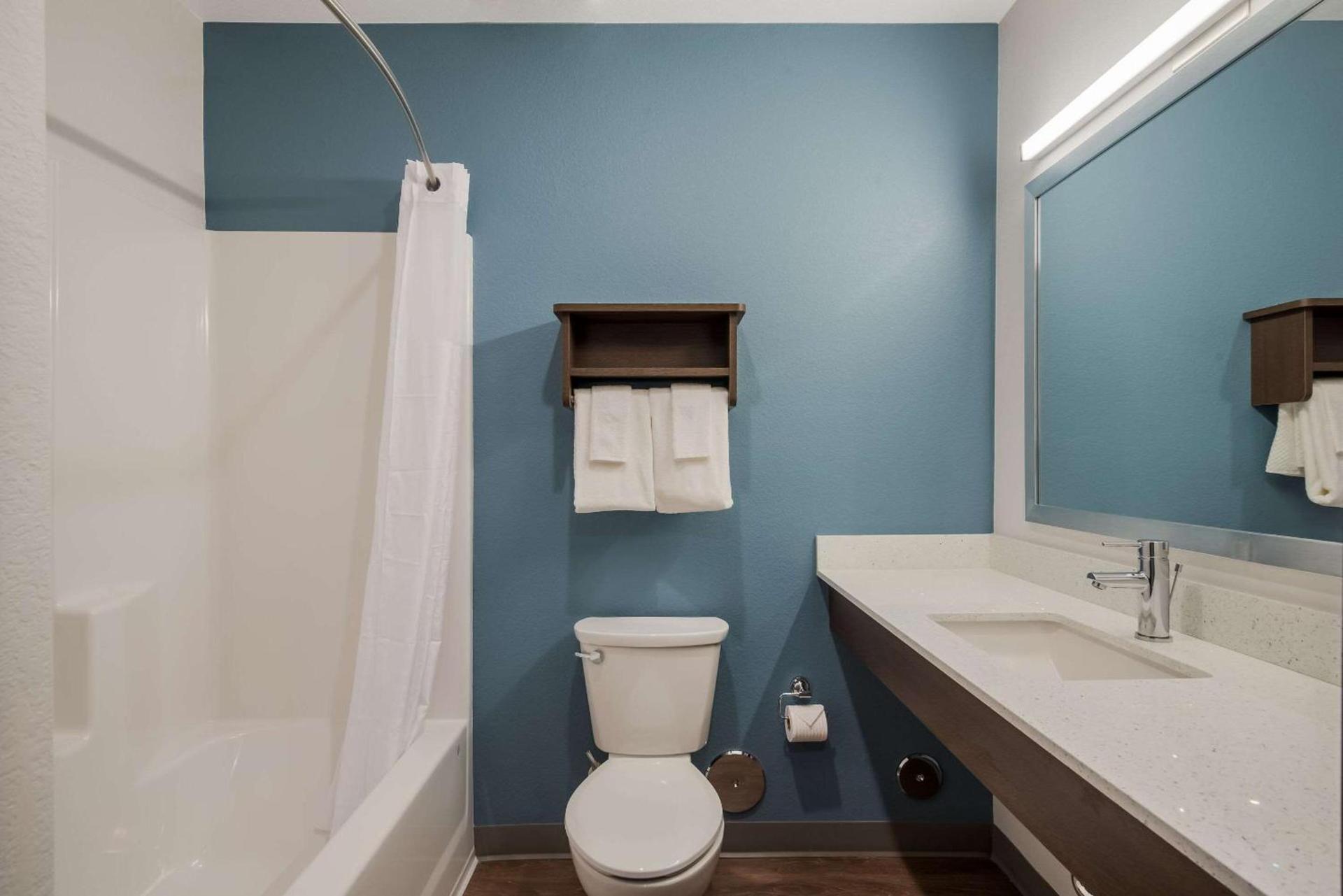 WoodSpring Suites Bellflower - Los Angeles photo 2