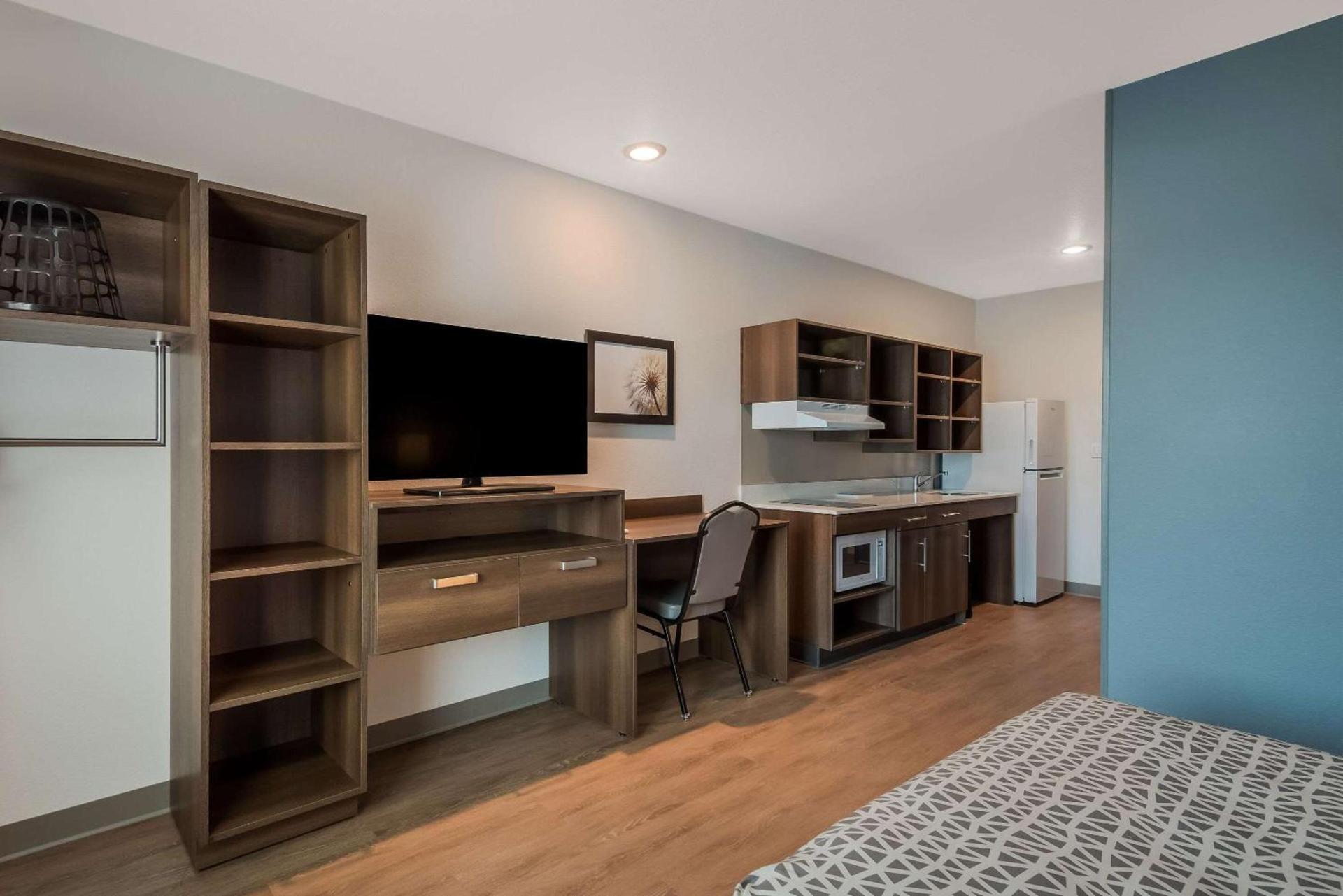 WoodSpring Suites Bellflower - Los Angeles photo 32