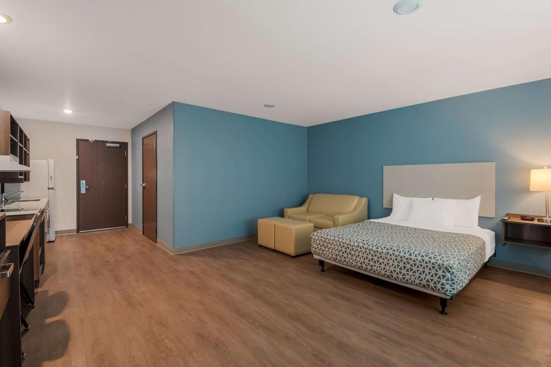 WoodSpring Suites Bellflower - Los Angeles photo 34