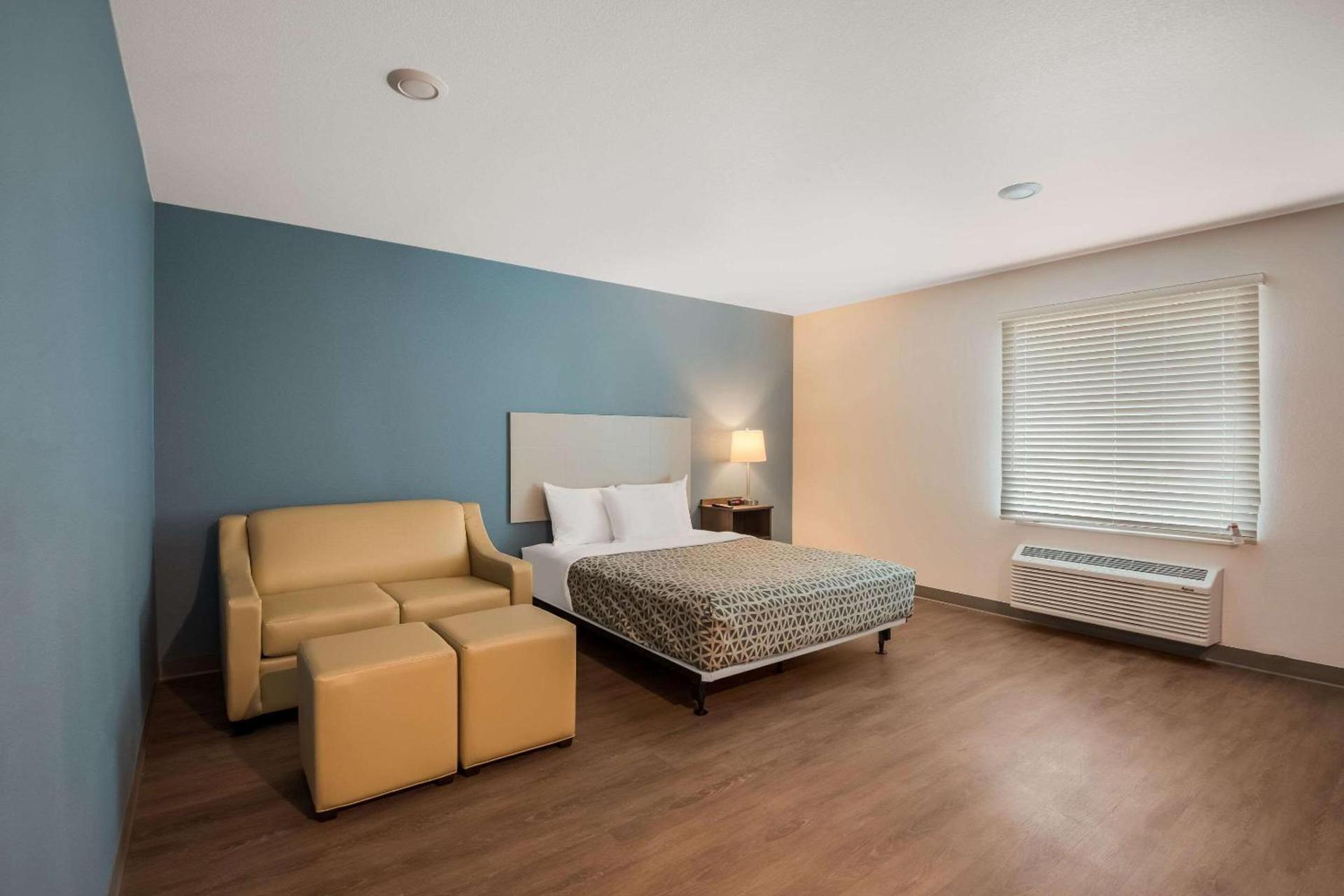 WoodSpring Suites Bellflower - Los Angeles photo 12