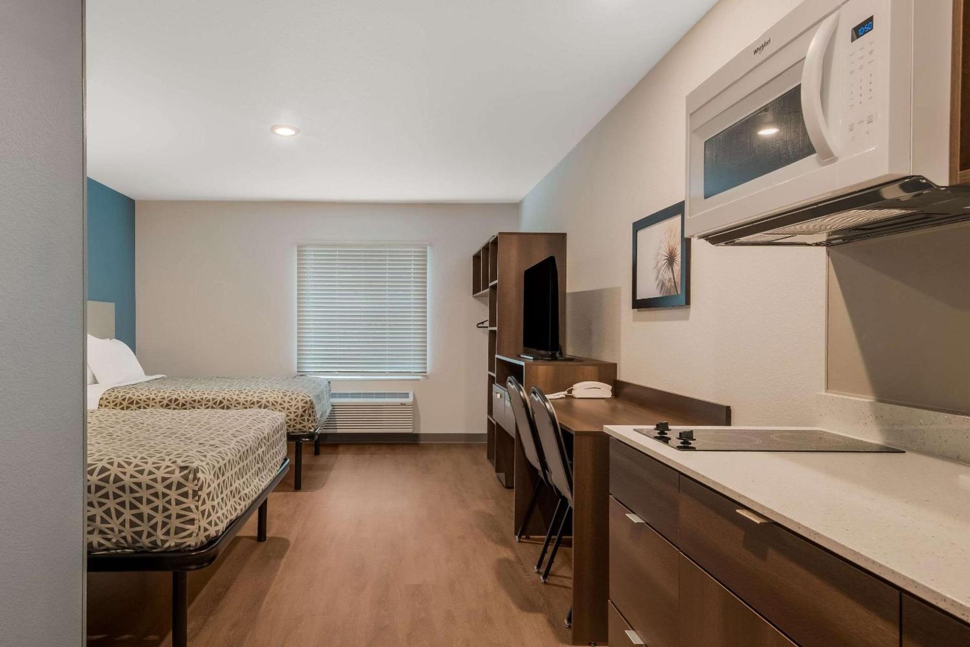 WoodSpring Suites Bellflower - Los Angeles photo 35