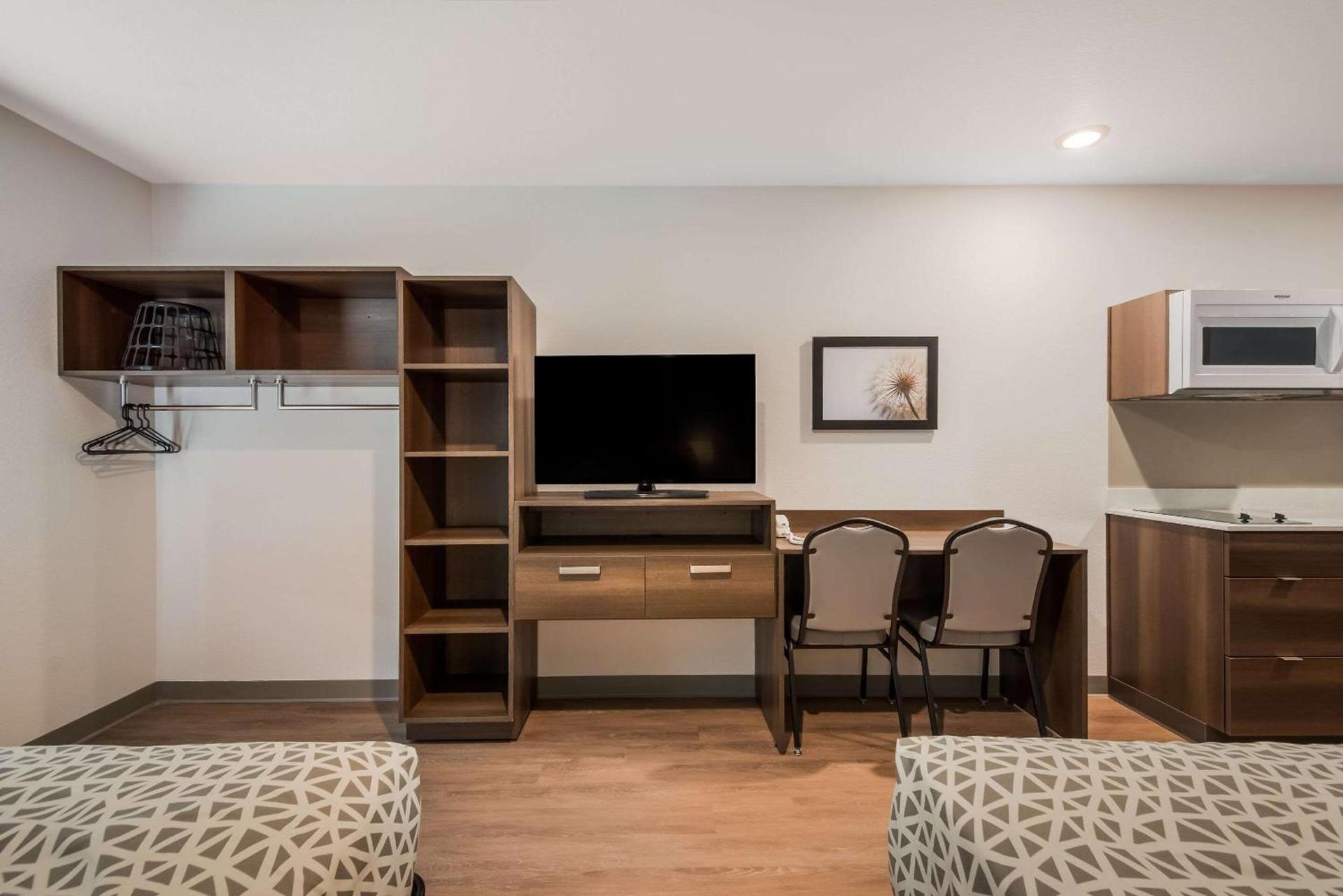 WoodSpring Suites Bellflower - Los Angeles photo 37