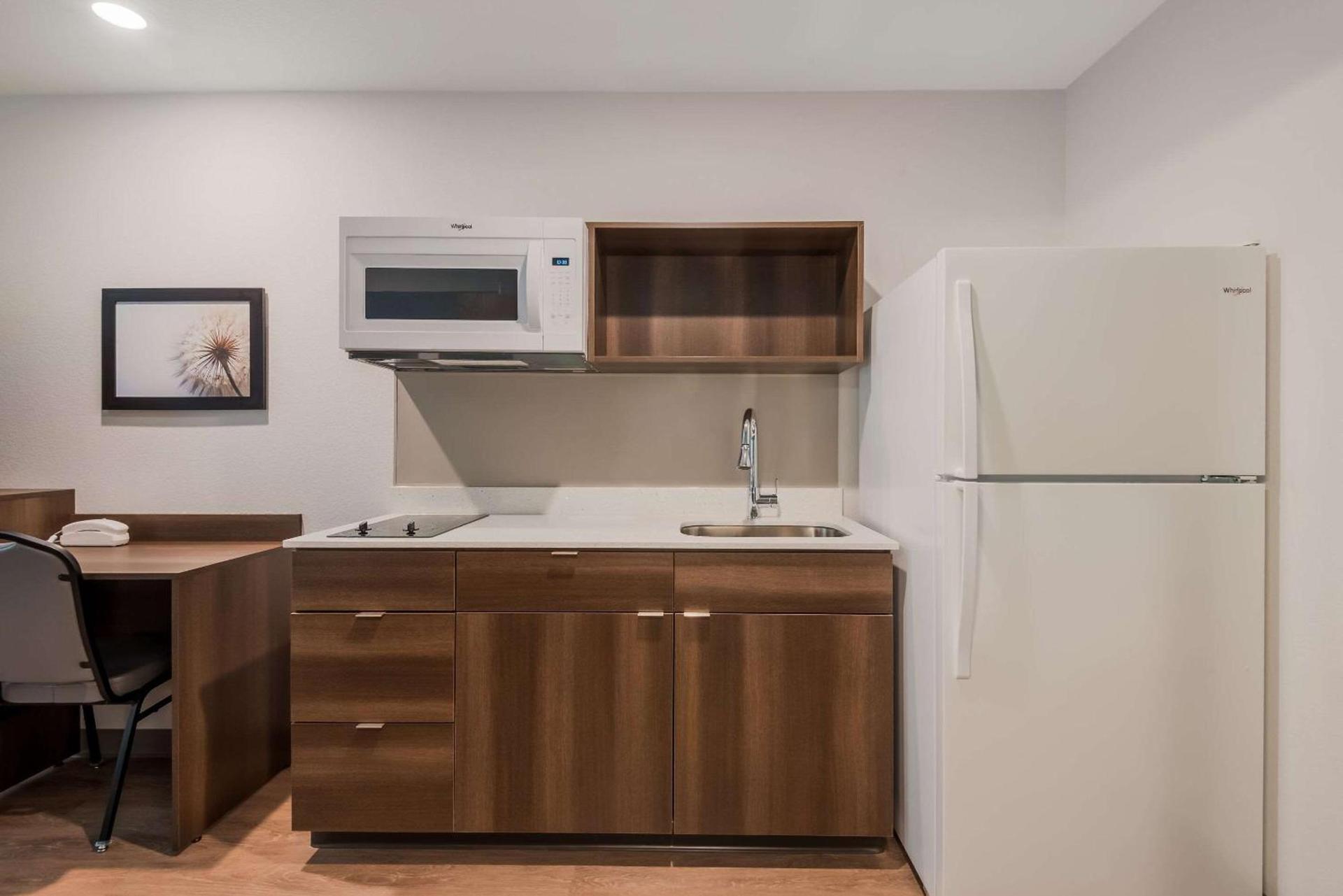 WoodSpring Suites Bellflower - Los Angeles photo 38