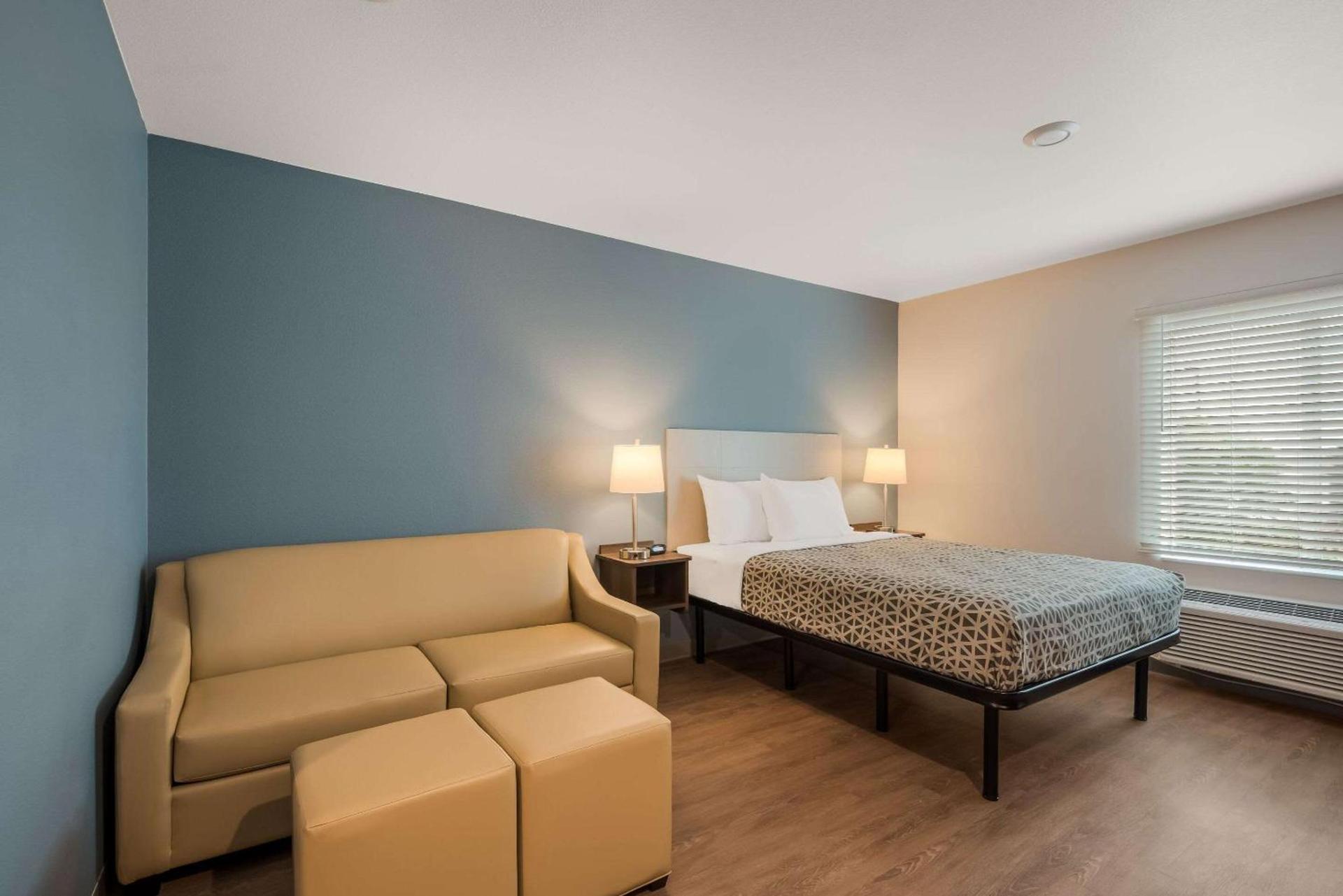 WoodSpring Suites Bellflower - Los Angeles photo 40