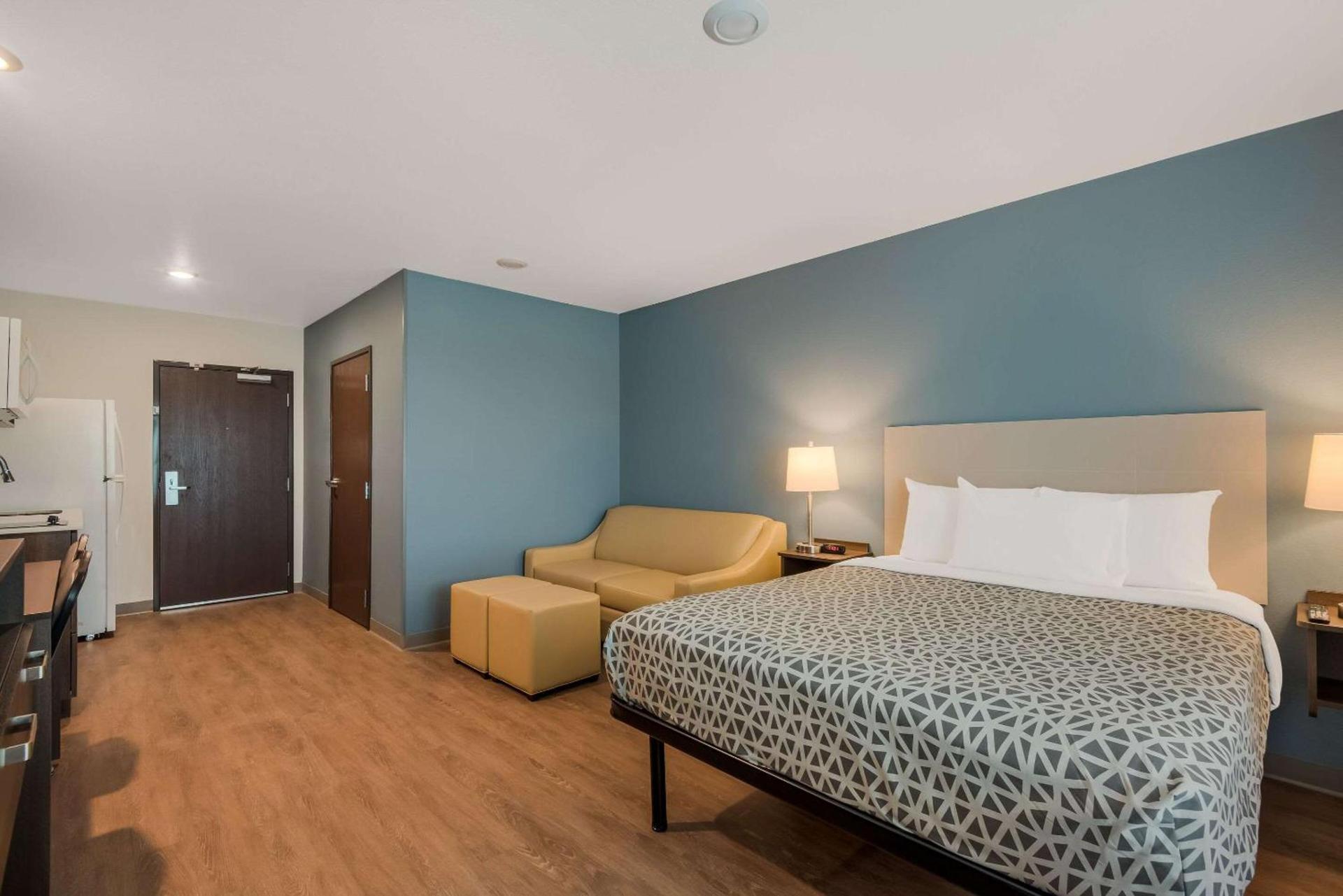 WoodSpring Suites Bellflower - Los Angeles photo 41