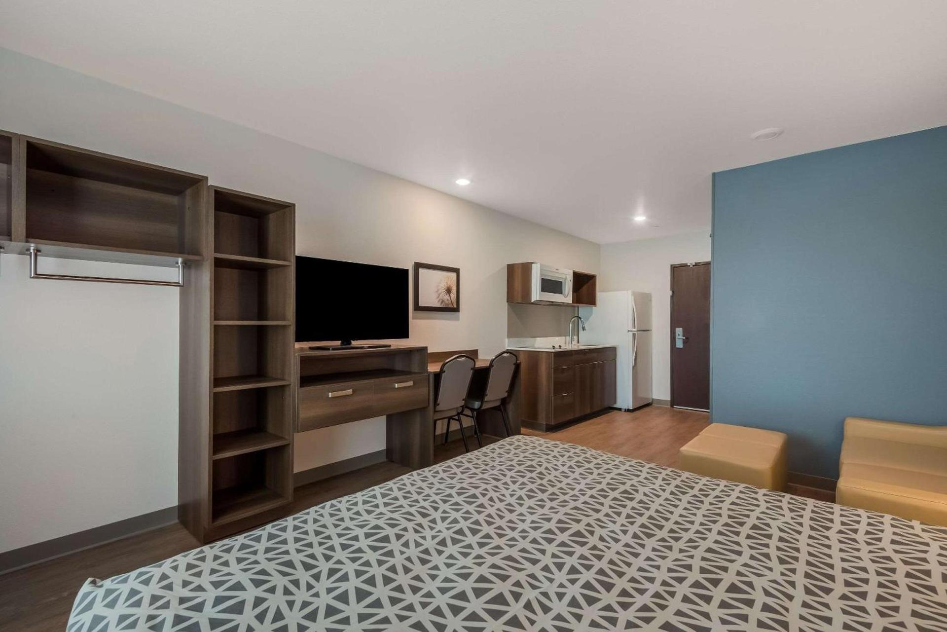WoodSpring Suites Bellflower - Los Angeles photo 44