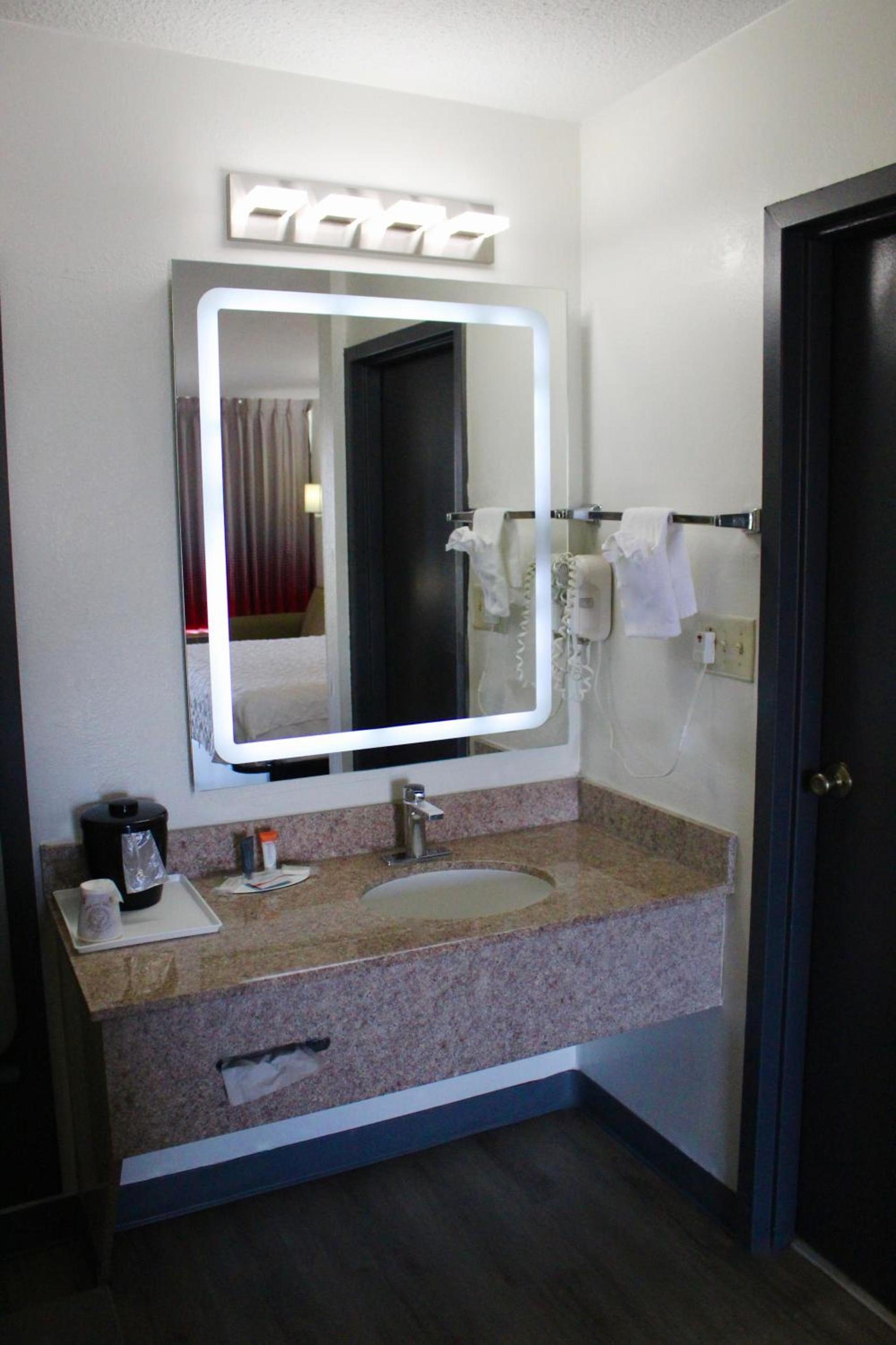 Ramada by Wyndham Harrisonburg photo 22