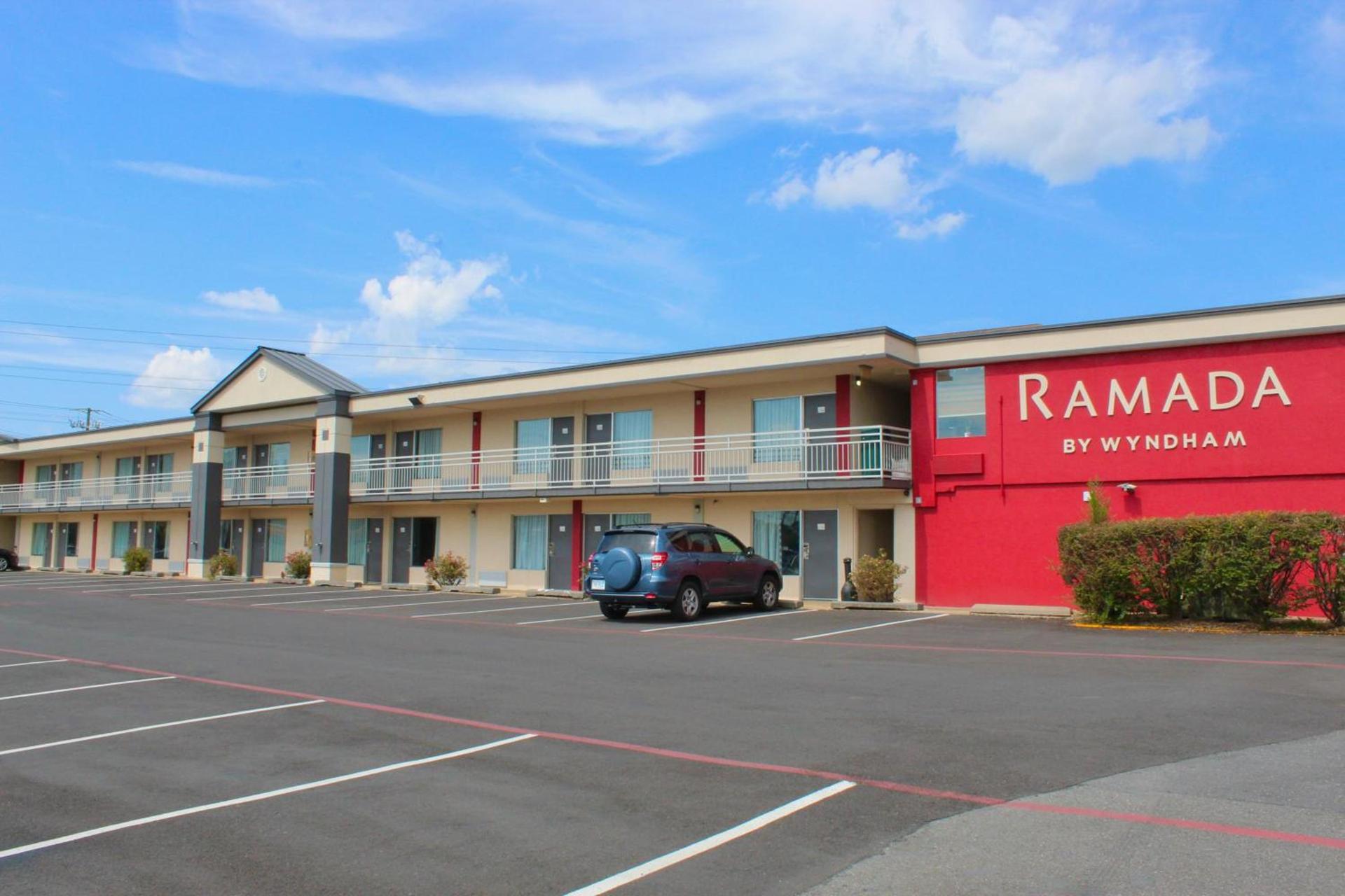 Ramada by Wyndham Harrisonburg photo 25