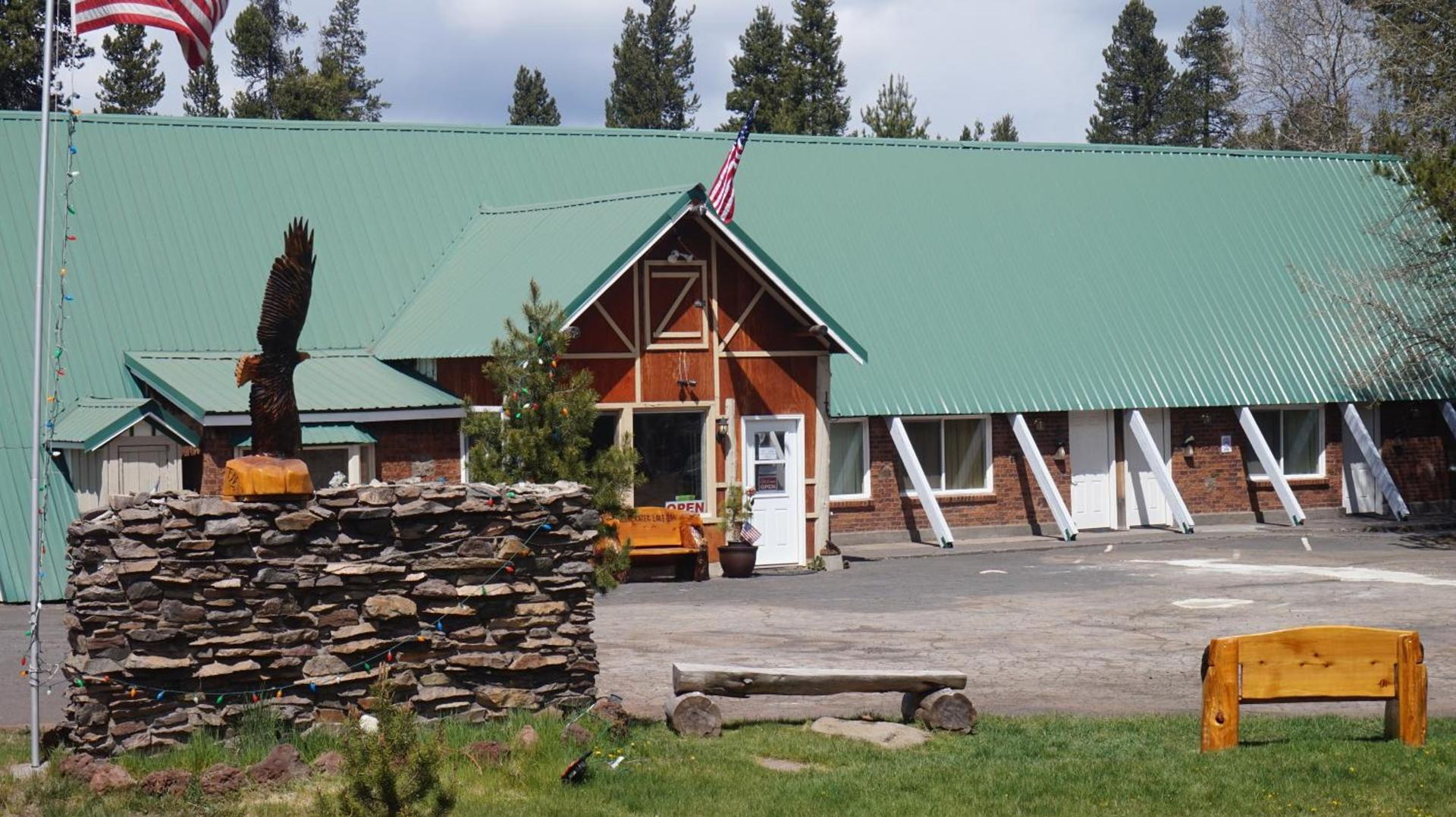 Eagle Crater Lake Inn photo 48
