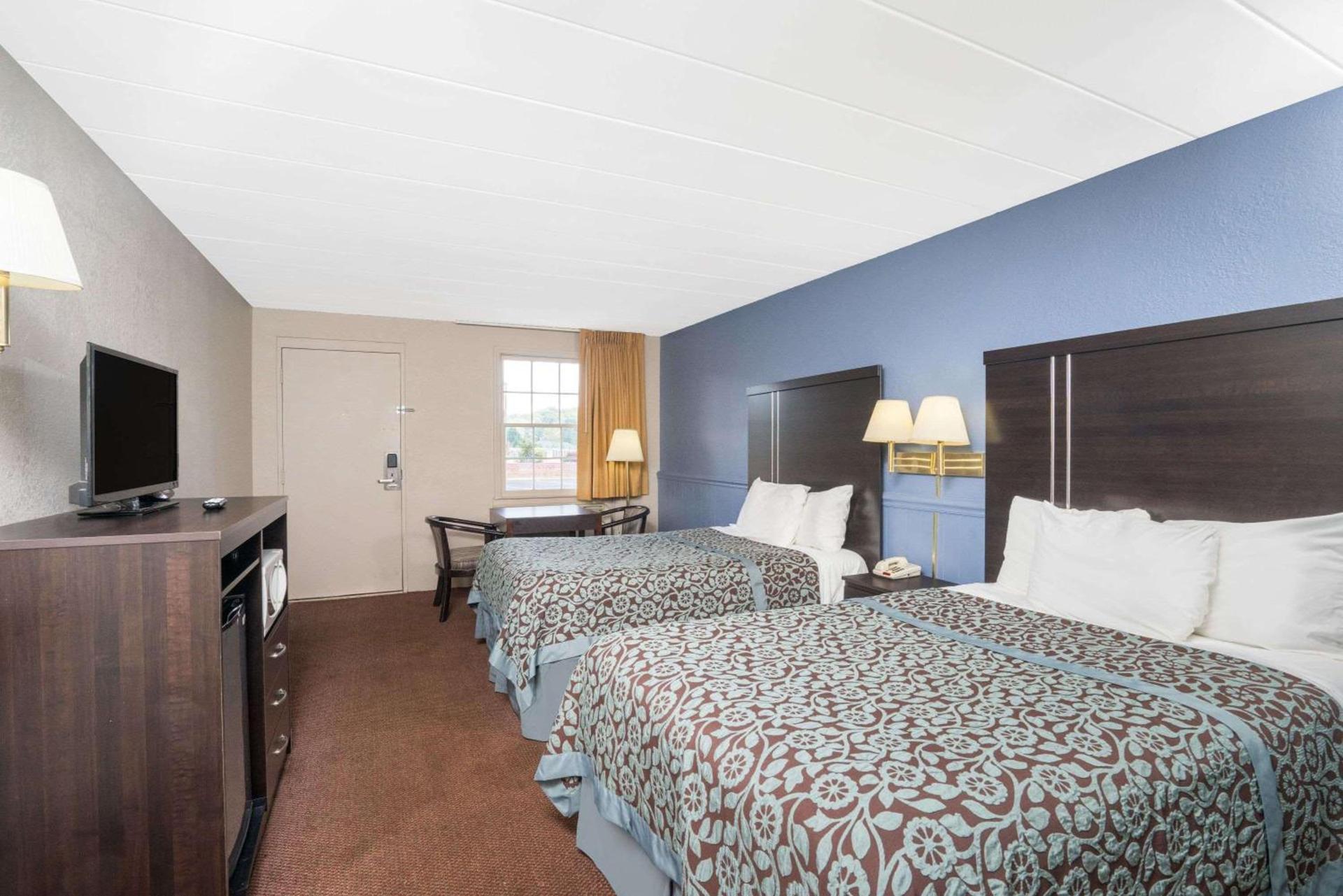 Days Inn by Wyndham Lincolnton photo 10