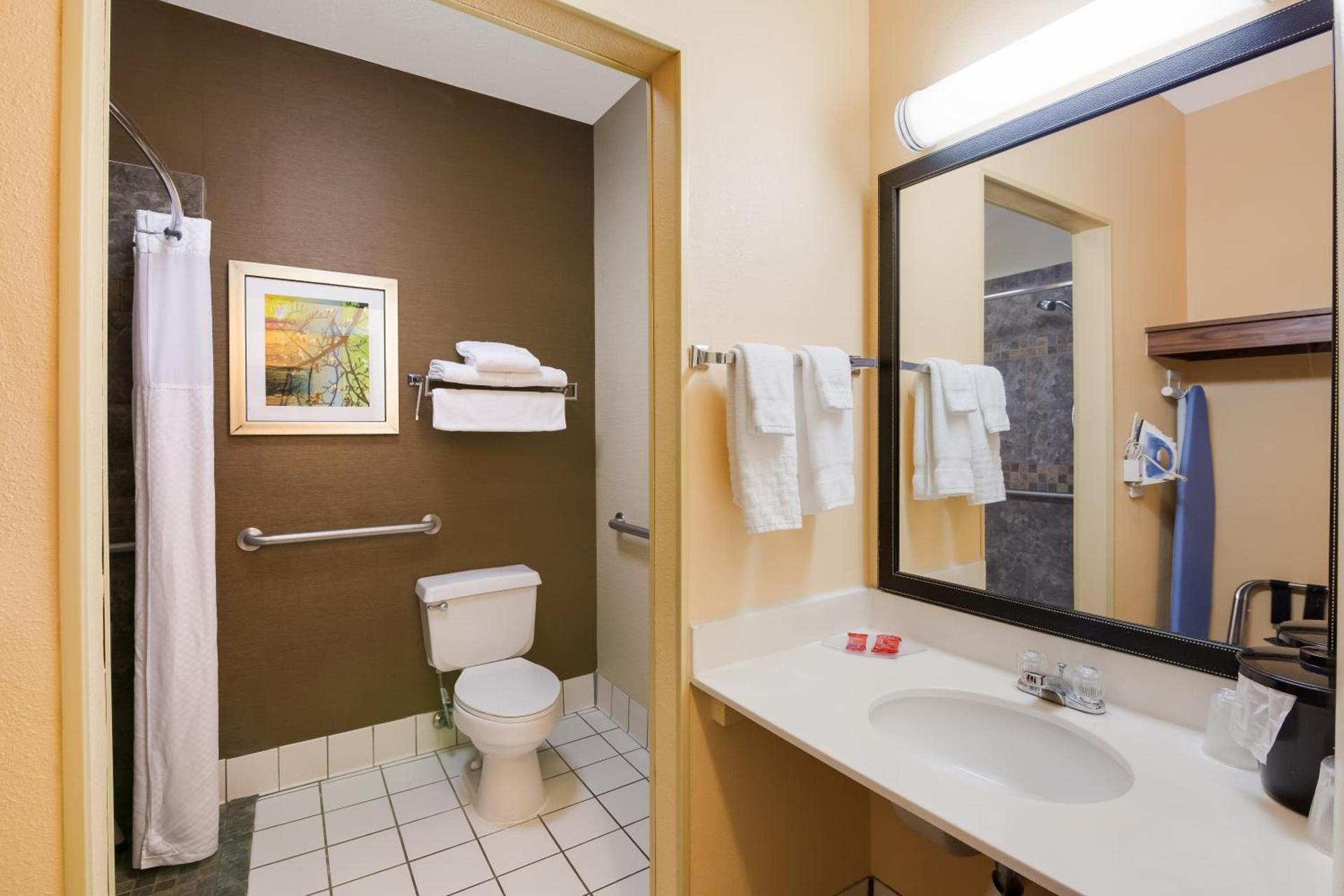 AmericInn by Wyndham Minot photo 25