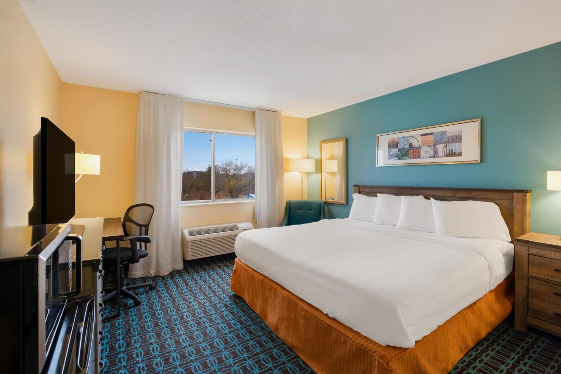 AmericInn by Wyndham Minot photo 22