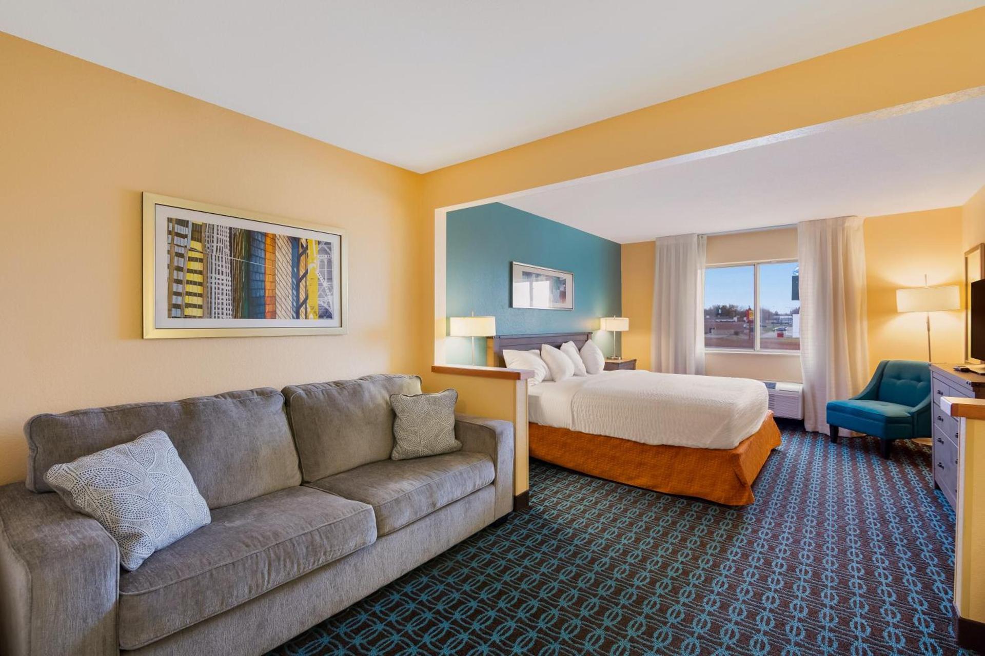 AmericInn by Wyndham Minot photo 37
