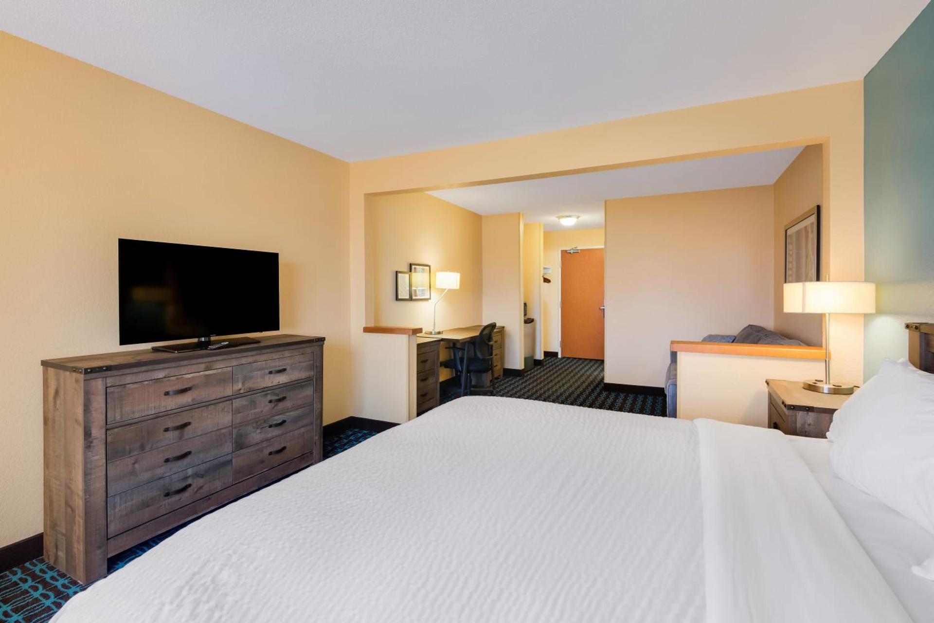 AmericInn by Wyndham Minot photo 34