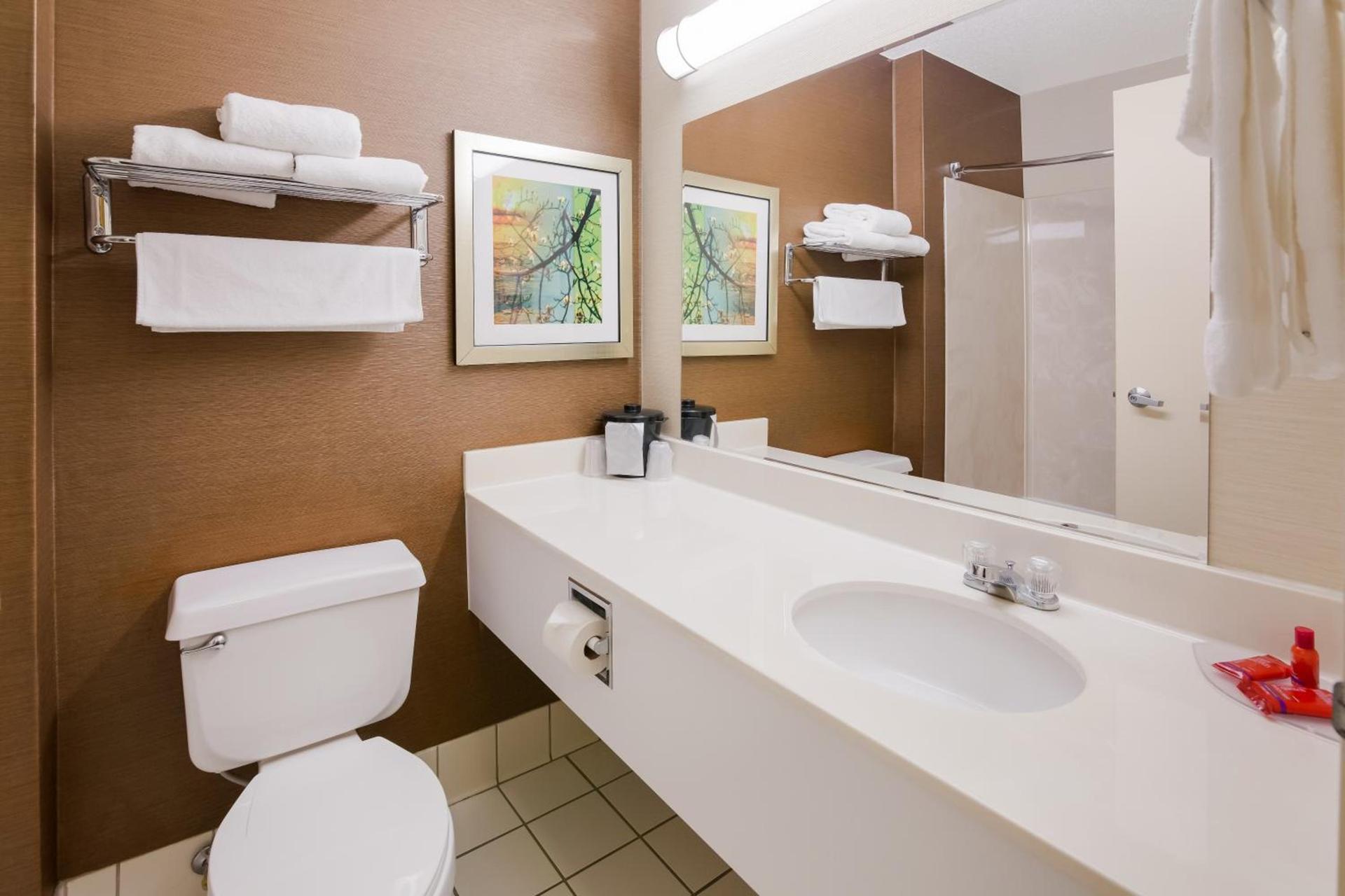 AmericInn by Wyndham Minot photo 32