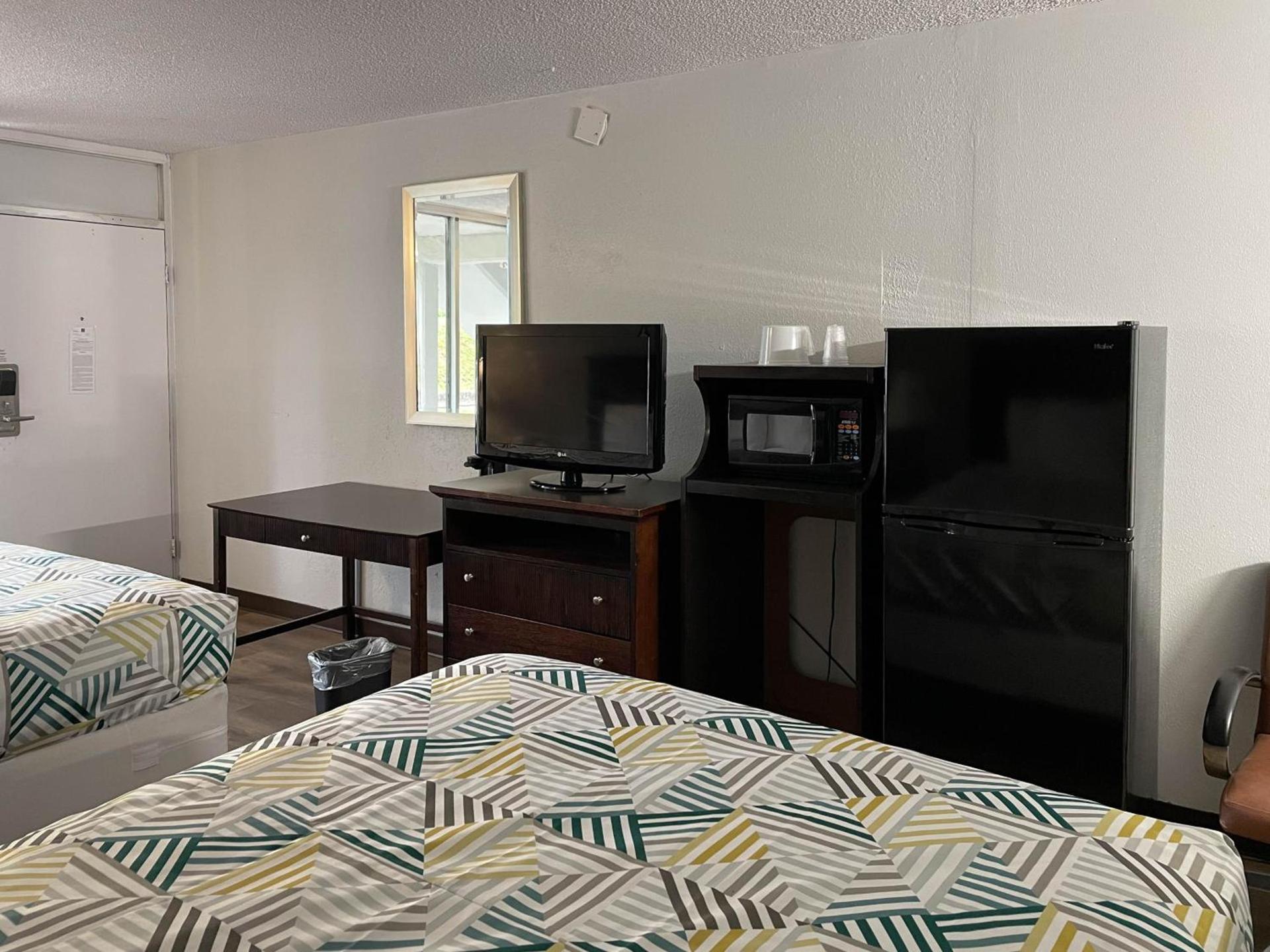 Studio 6 Suites Wytheville, VA photo 11