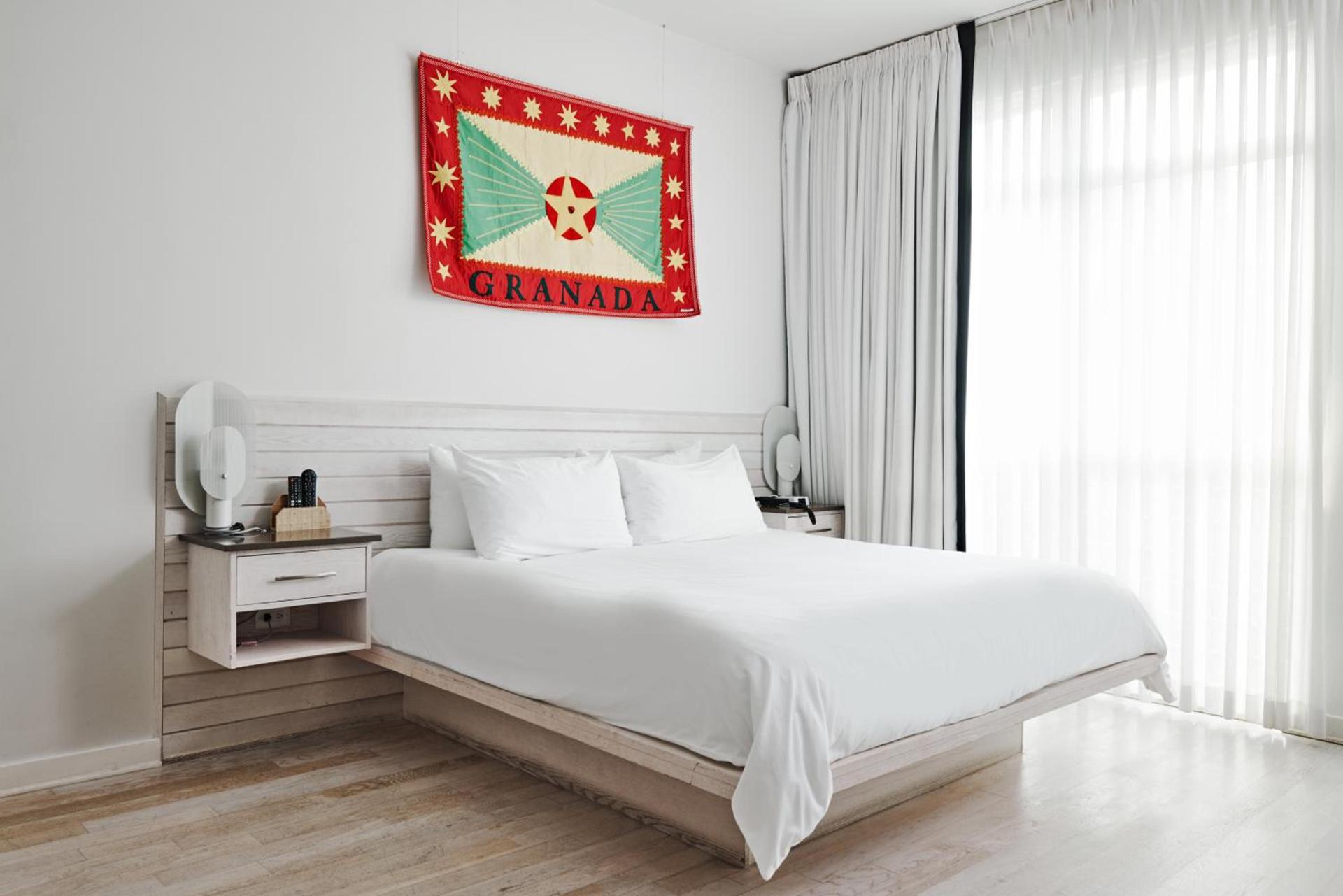 Bungalow Hotel photo 2
