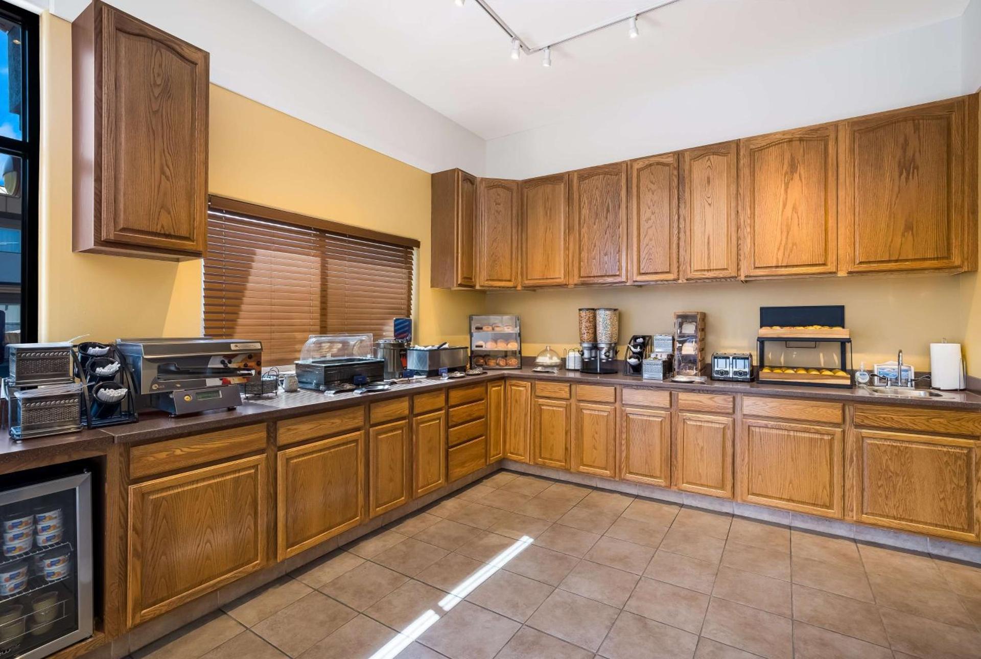 Best Western Plains Motel photo 7