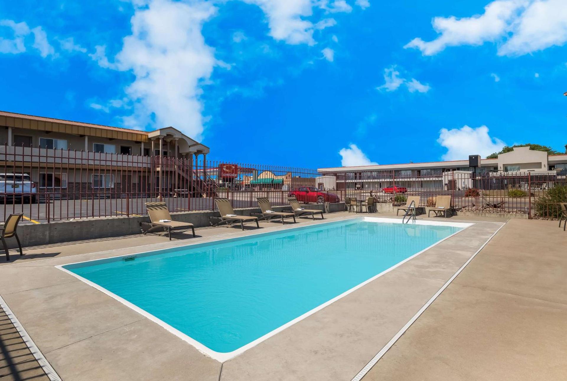 Best Western Plains Motel photo 2