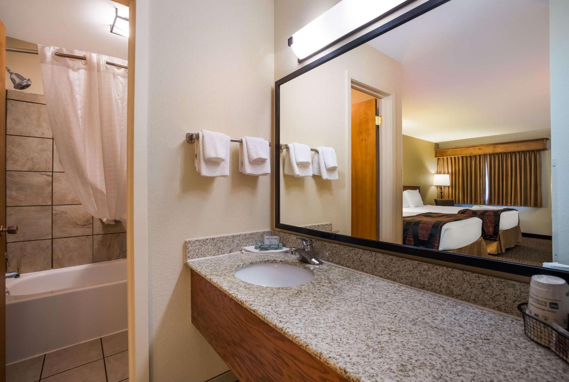 Best Western Plains Motel photo 42