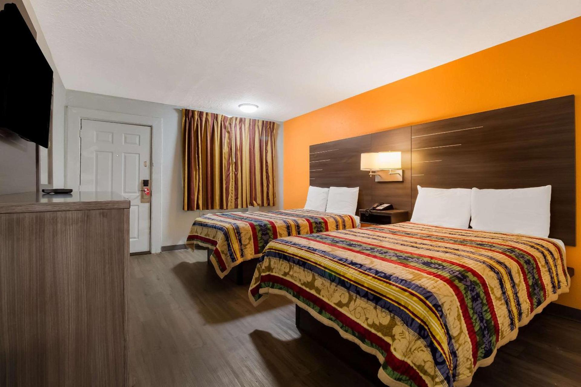 Monsoon Inn photo 9