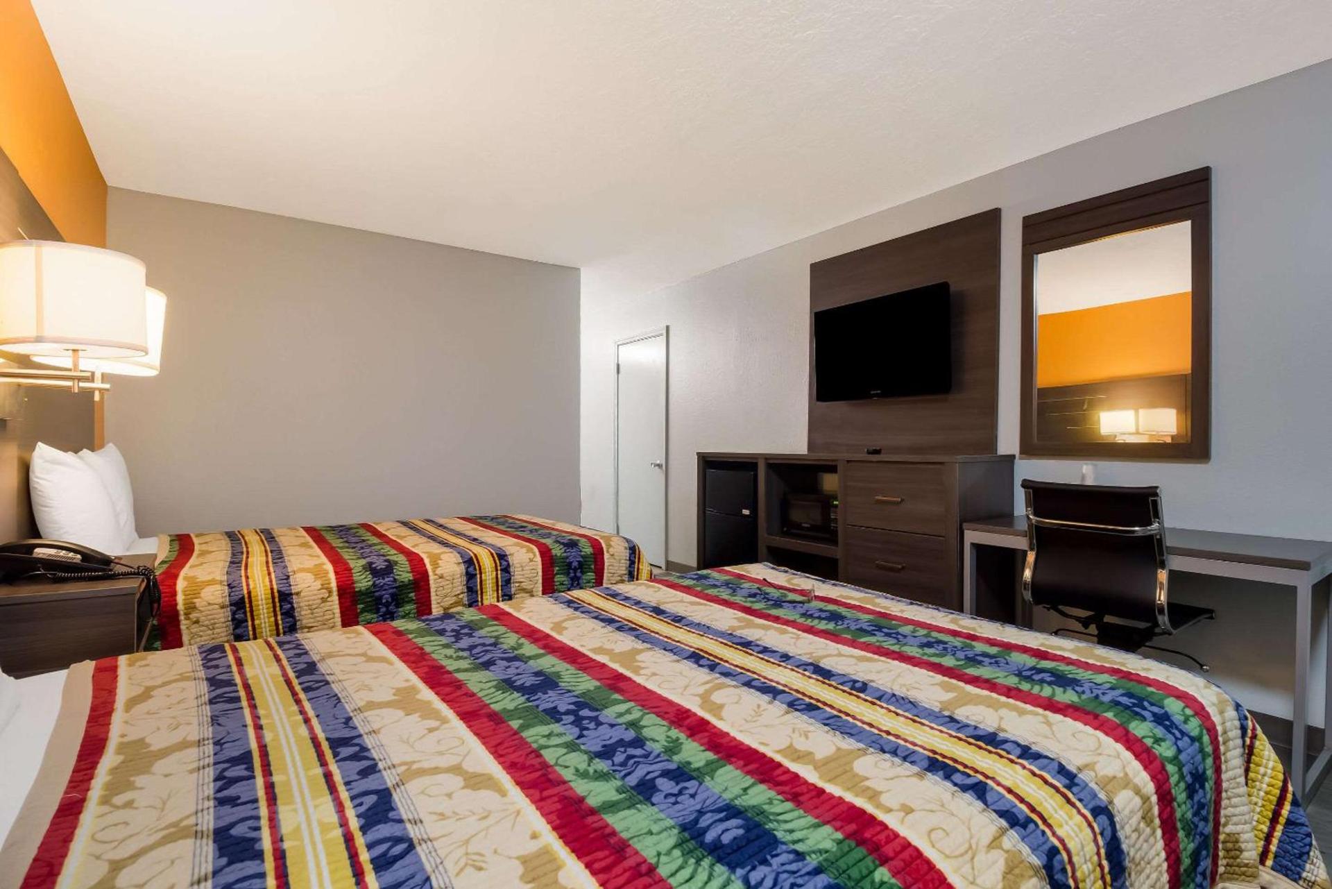 Monsoon Inn photo 8