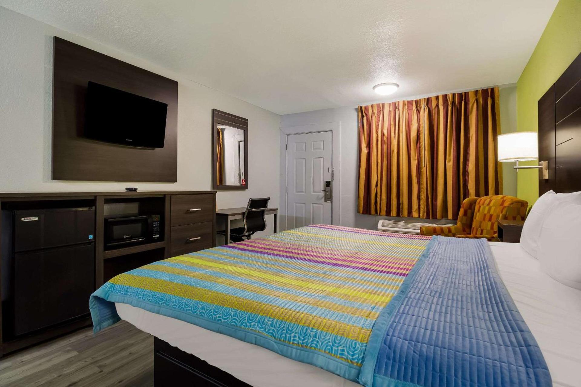 Monsoon Inn photo 12