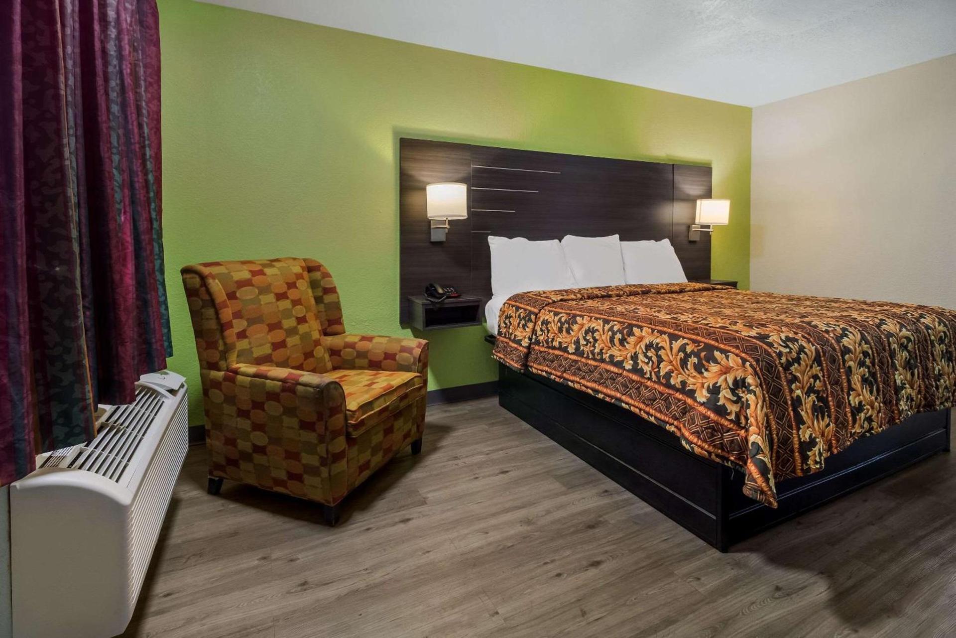 Monsoon Inn photo 16