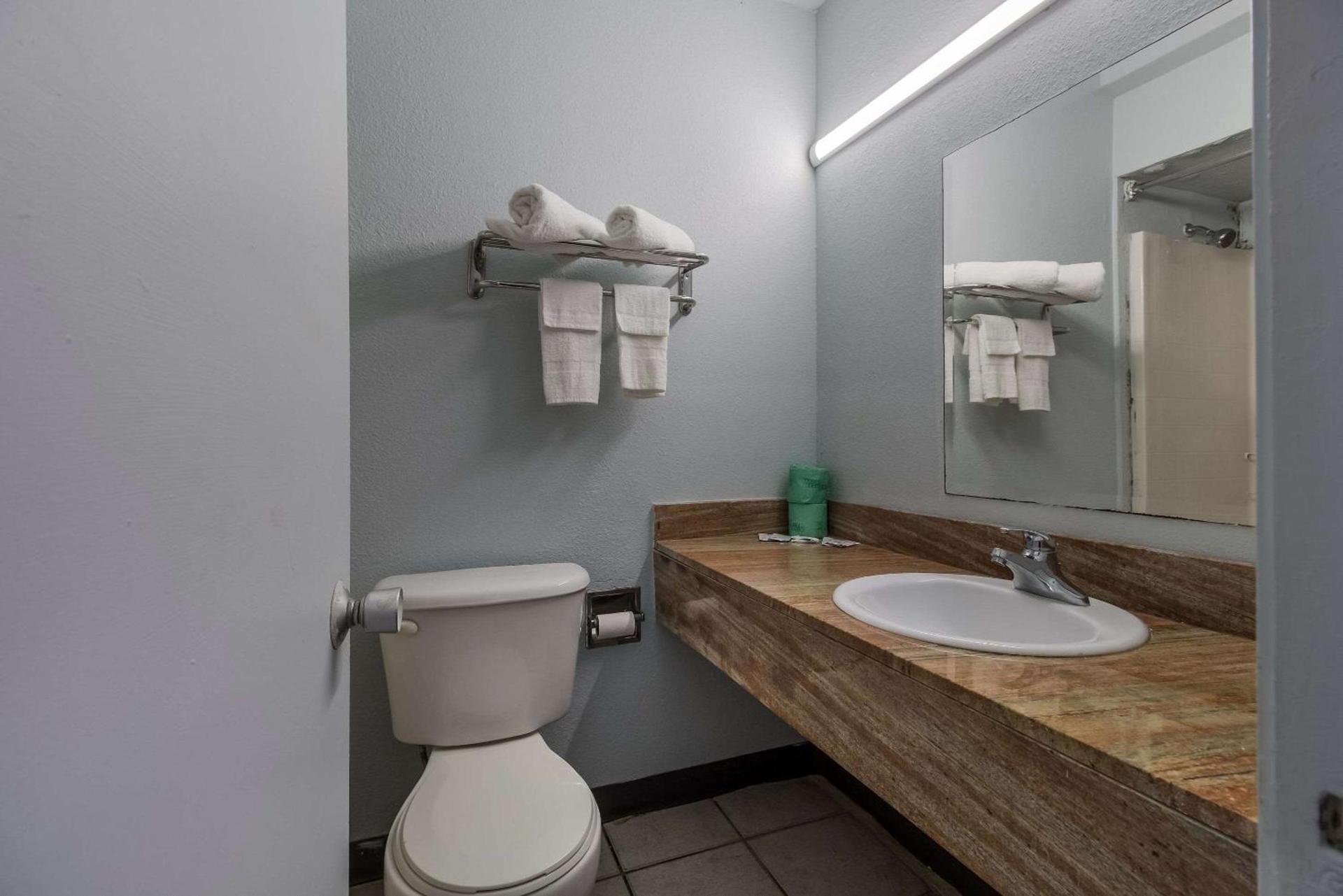 Monsoon Inn photo 19