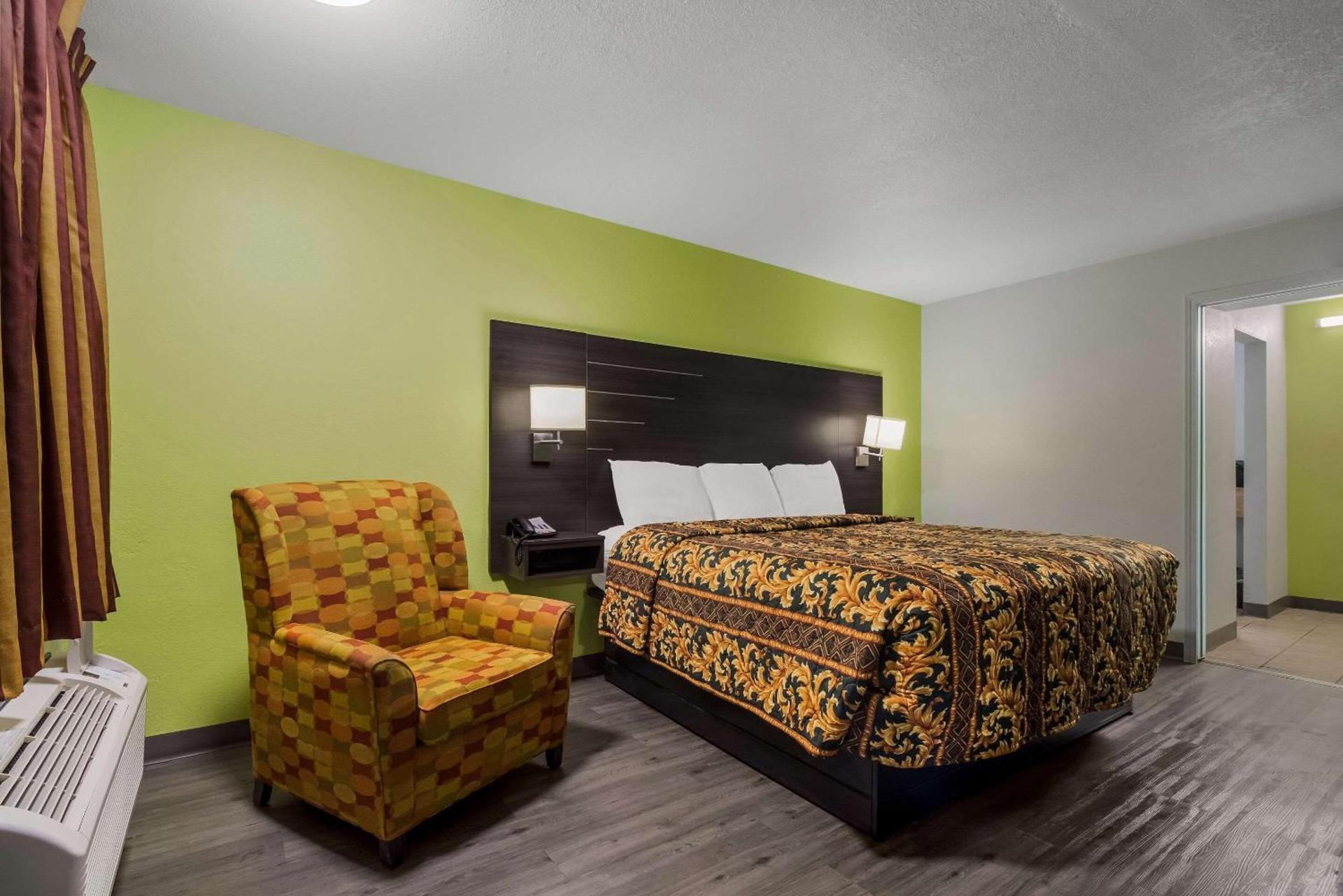 Monsoon Inn photo 20
