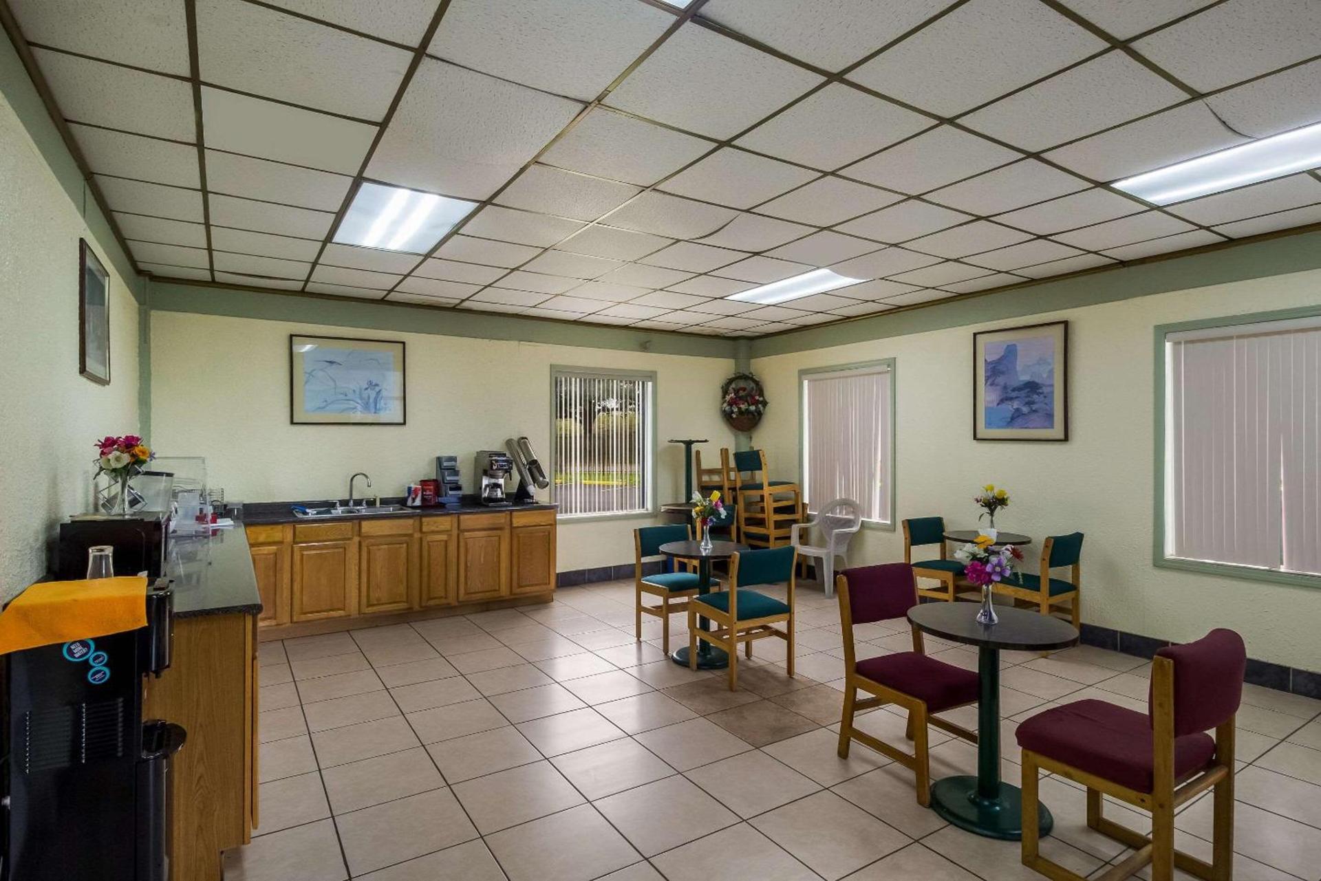 Monsoon Inn photo 28