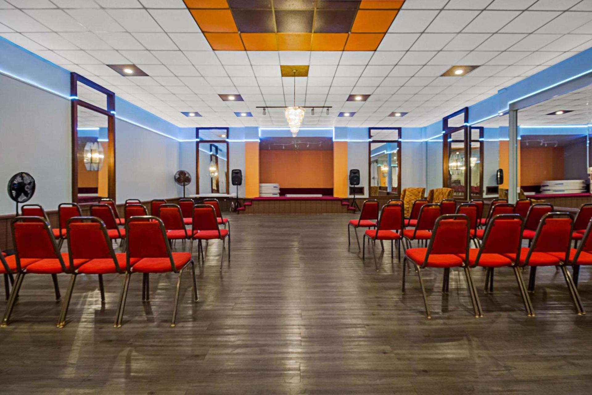 Monsoon Inn photo 27