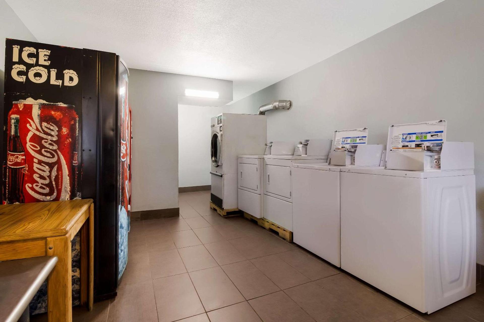 Monsoon Inn photo 32