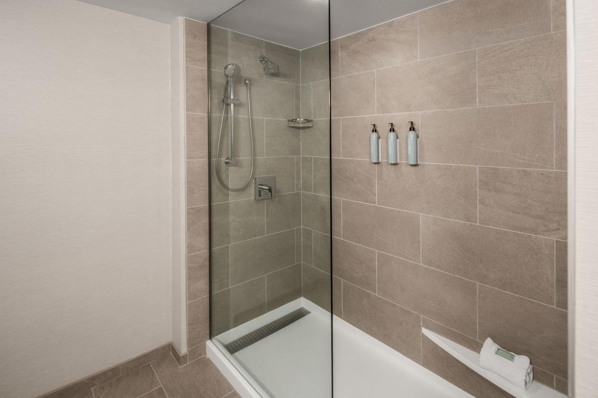 Courtyard by Marriott Seattle Bellevue/Downtown photo 22