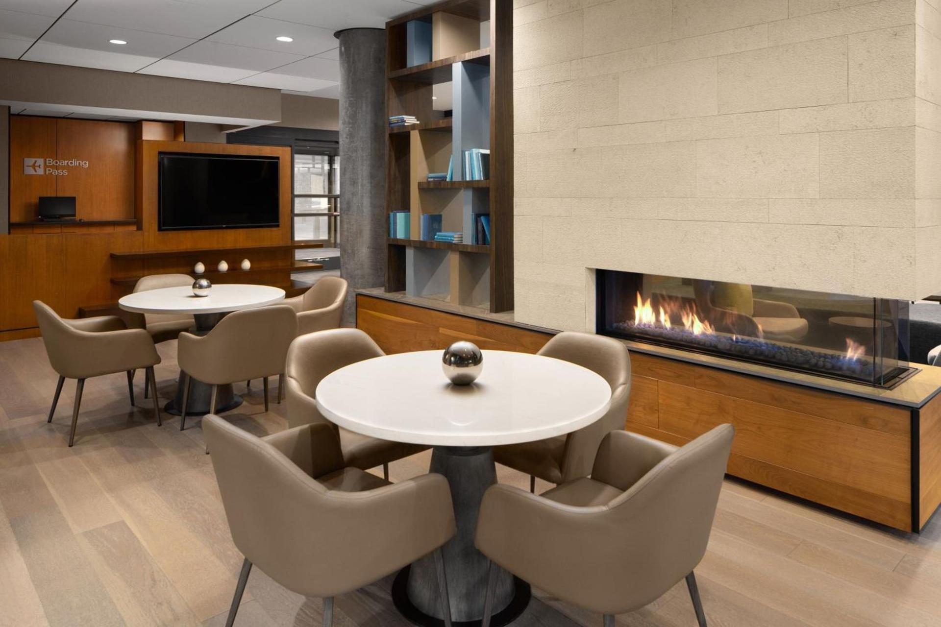 Courtyard by Marriott Seattle Bellevue/Downtown photo 25