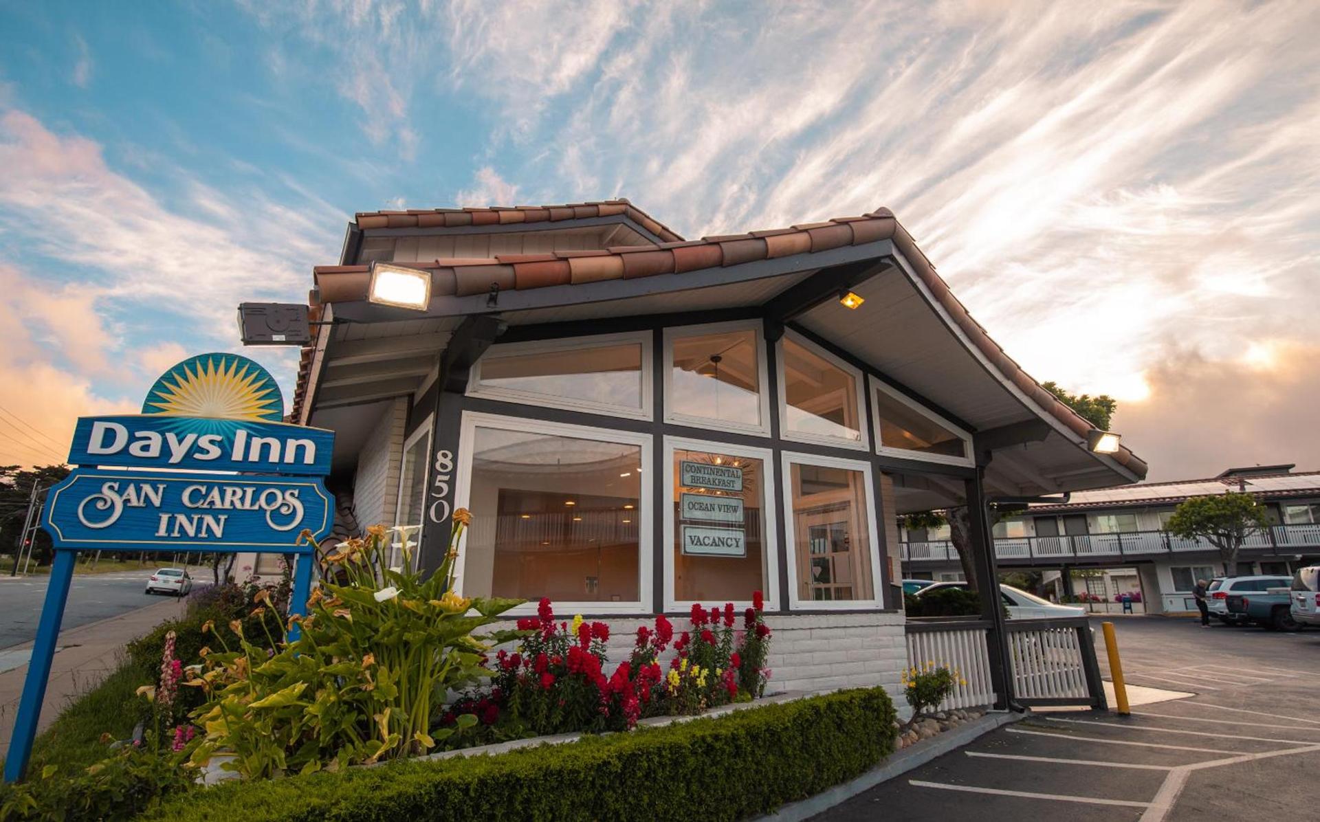 Days Inn by Wyndham Monterey Downtown photo 1